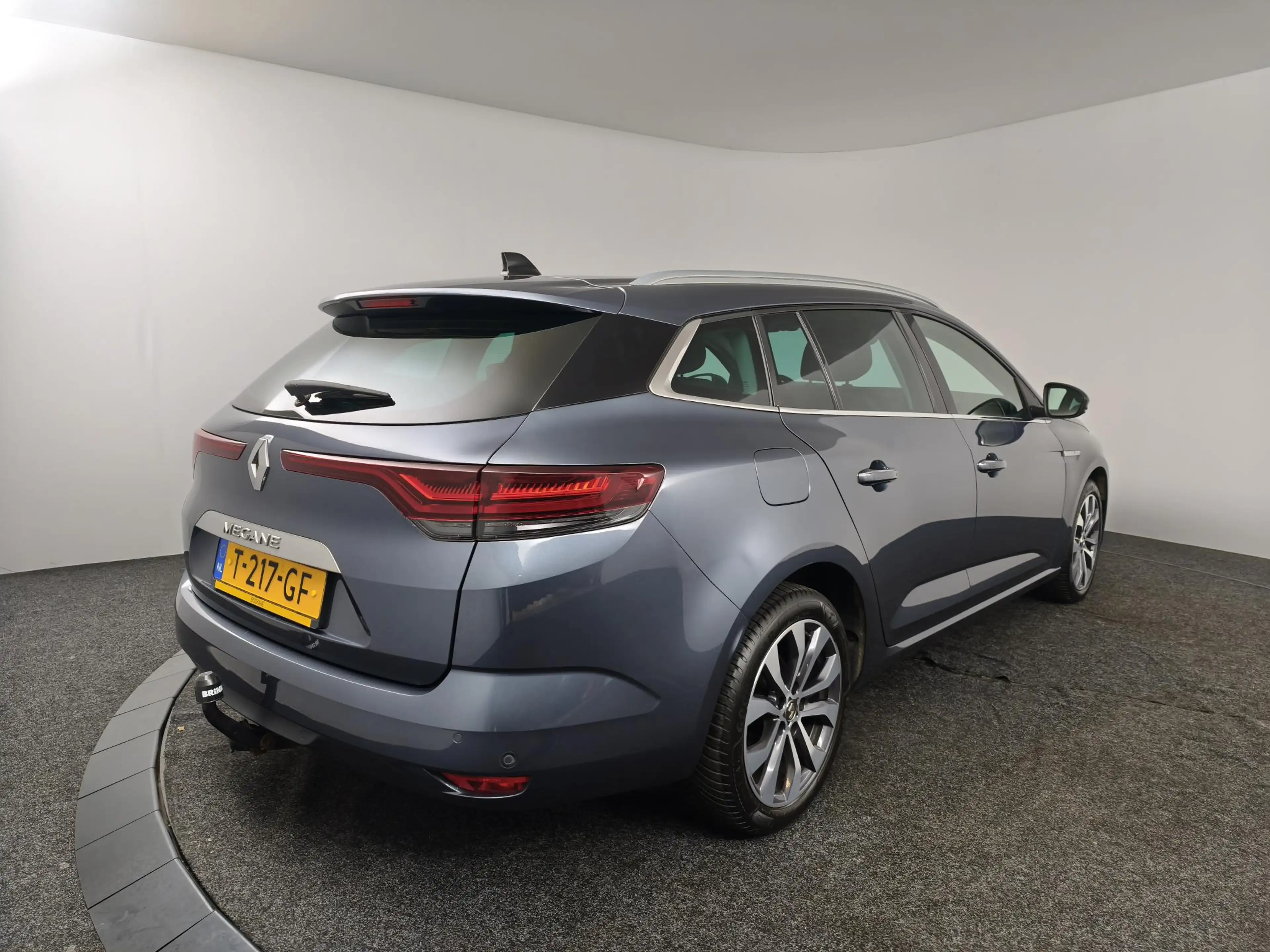Renault Megane Estate 1.3 TCe 140 Techno | Trekhaak 1.750 KG Trek — photo 2