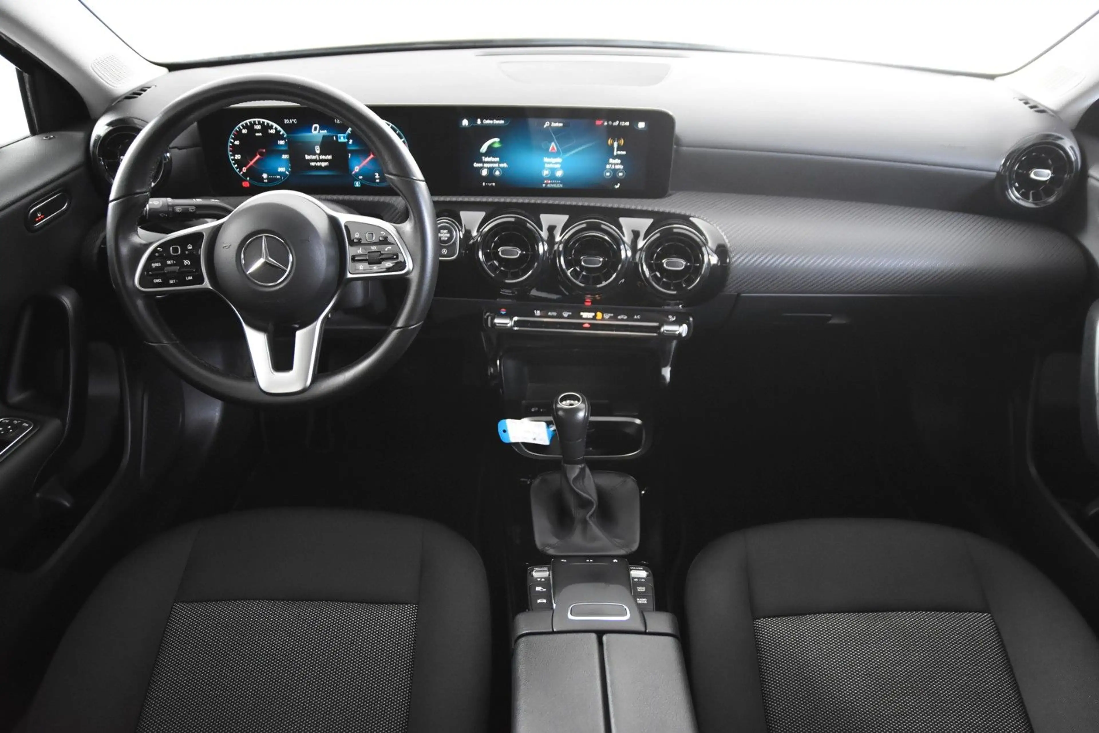 Mercedes-Benz A 180 *1.Hand*Navi*SHZ*Kamera* — photo 2