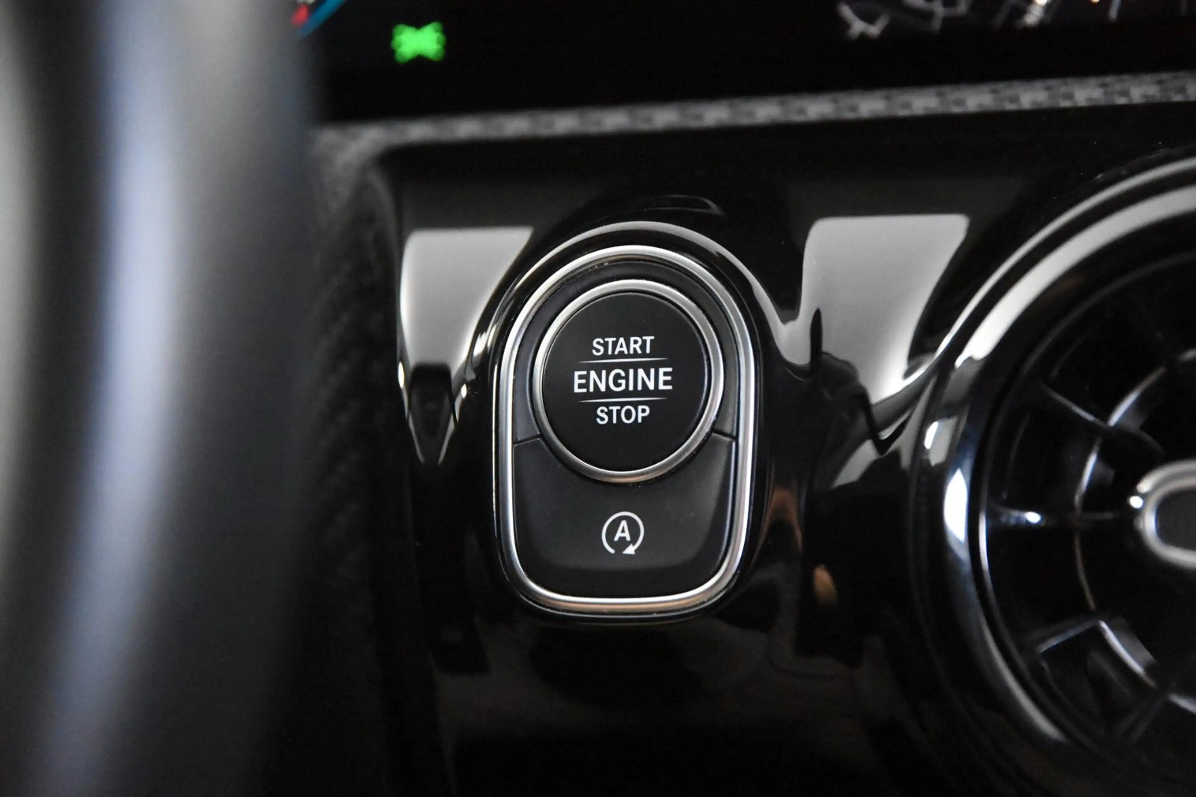 Mercedes-Benz A 180 *1.Hand*Navi*SHZ*Kamera* — photo 10