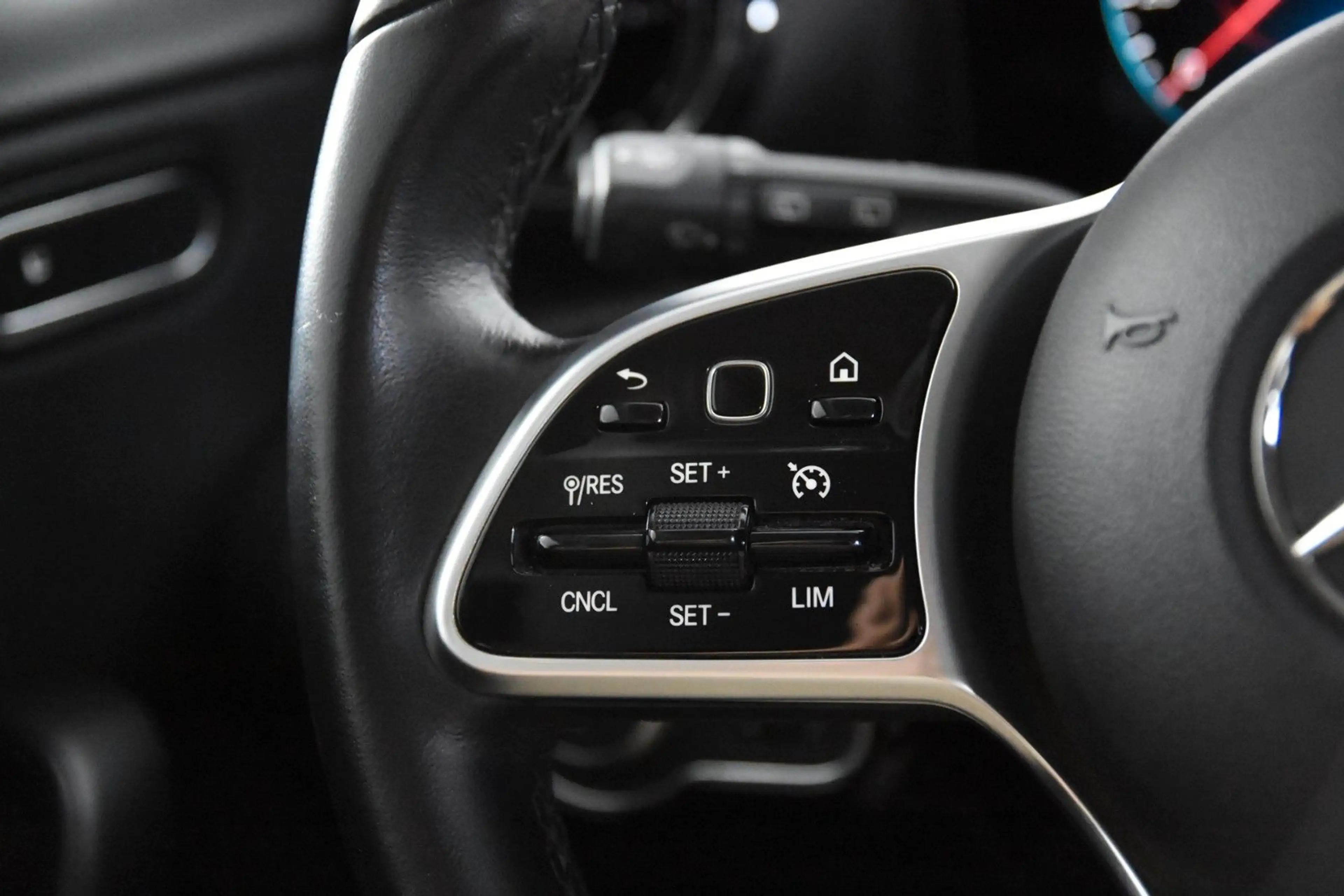 Mercedes-Benz A 180 *1.Hand*Navi*SHZ*Kamera* — photo 13