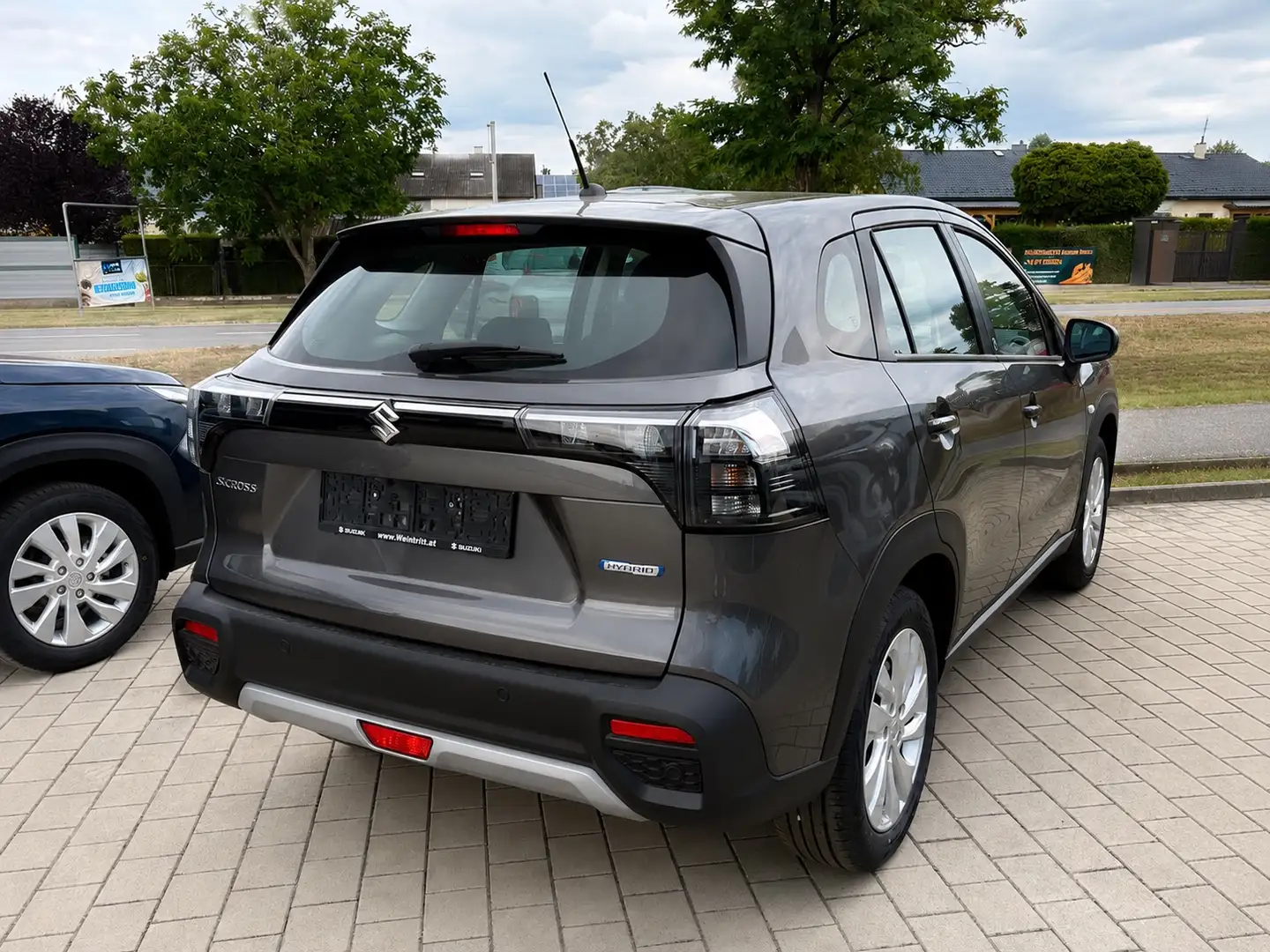 Suzuki S-Cross 1.4 GL Hybrid clear Grau - 2