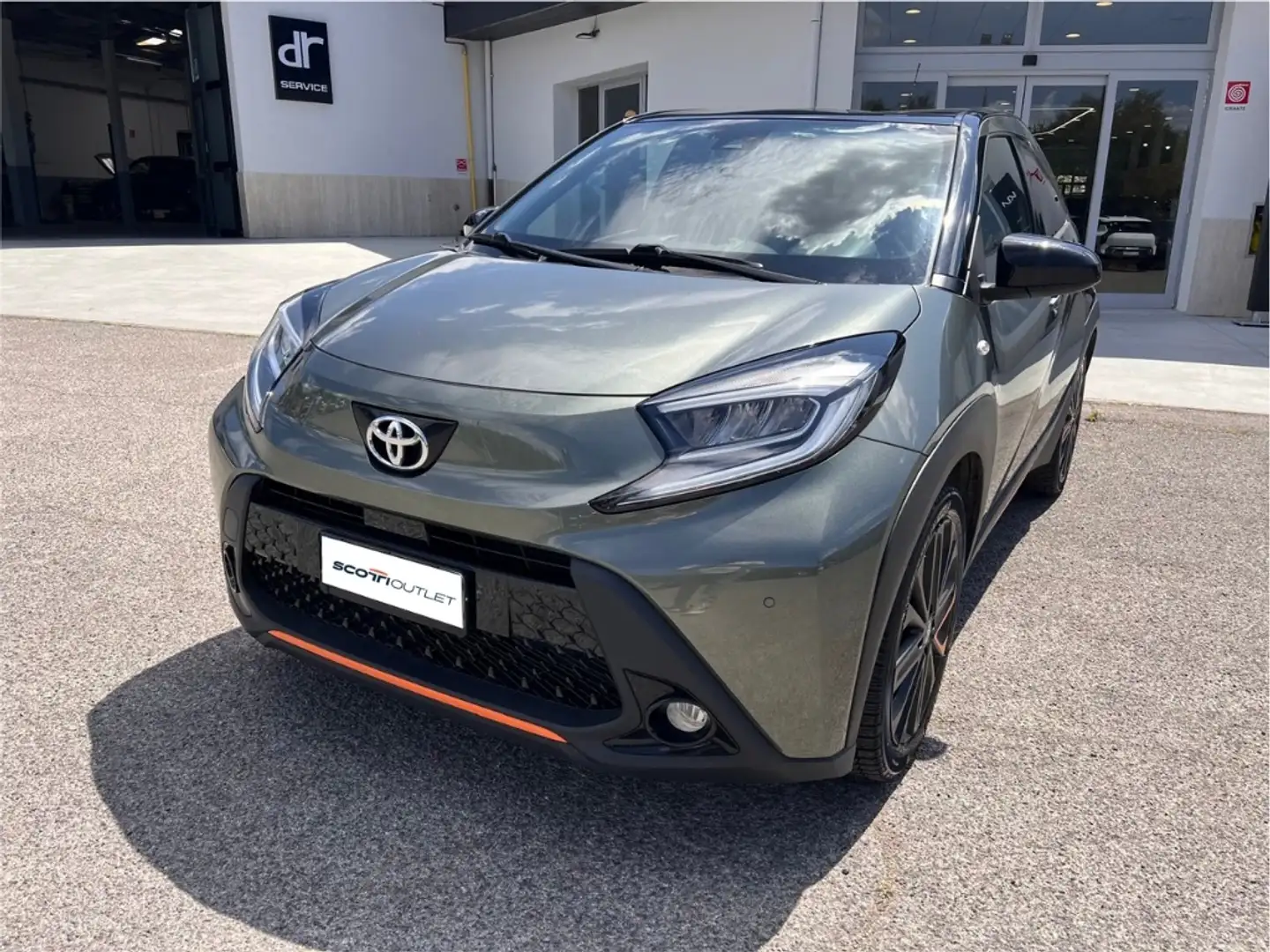 Toyota Aygo X 1.0  Limited Air Verde - 1