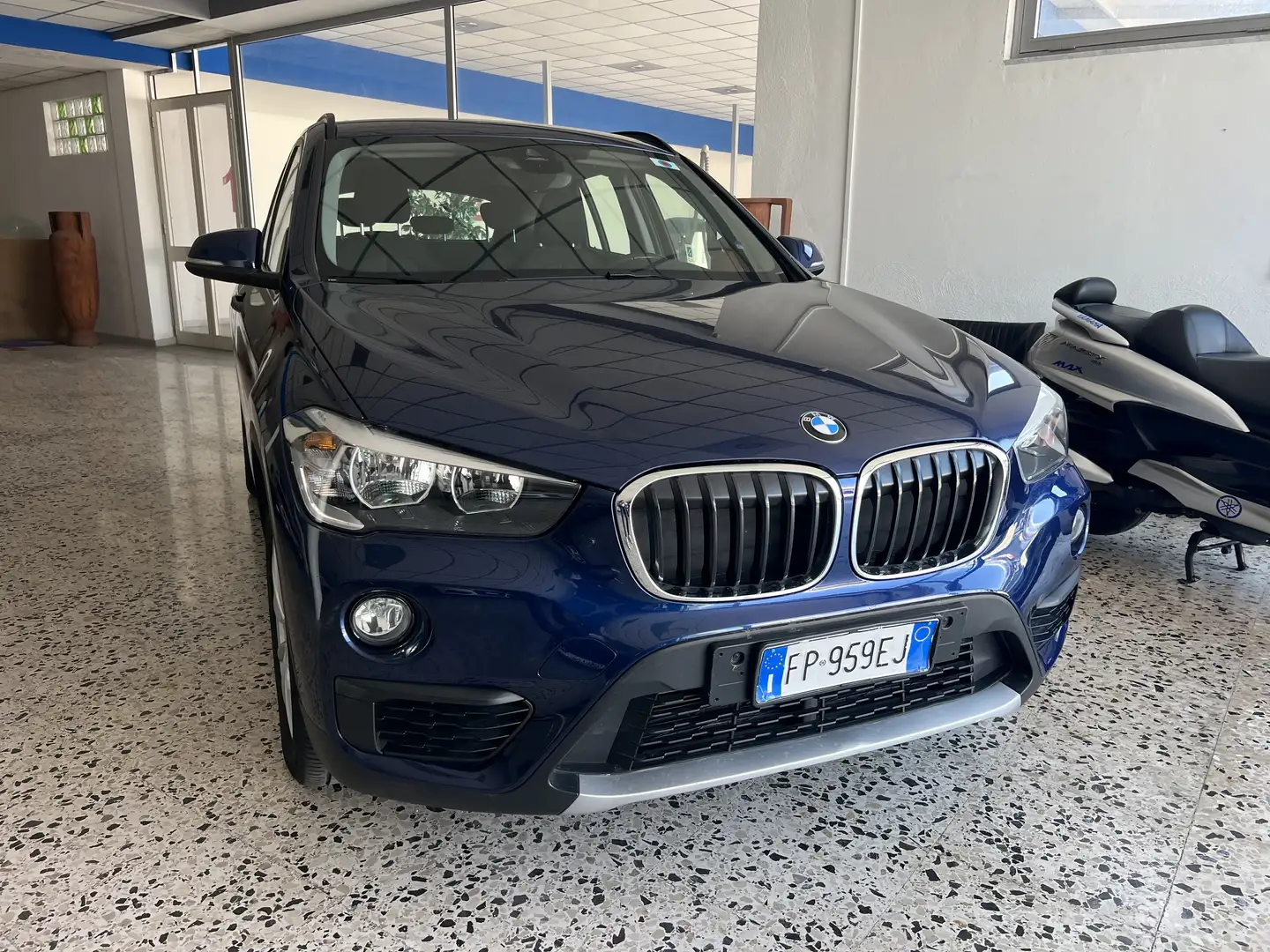 BMW X1 sdrive18d Business auto - 1