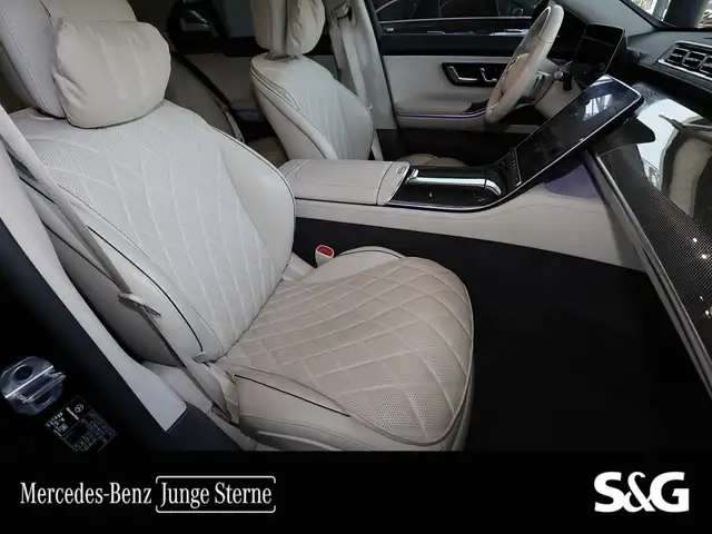 Mercedes-Benz S-Class view 5