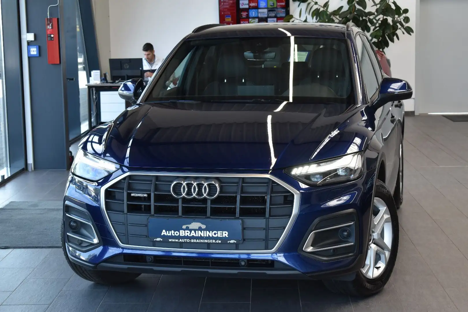 Audi Q5 40TDI Quattro S-tronic S-Line Matrix~VirtualC Blau - 1