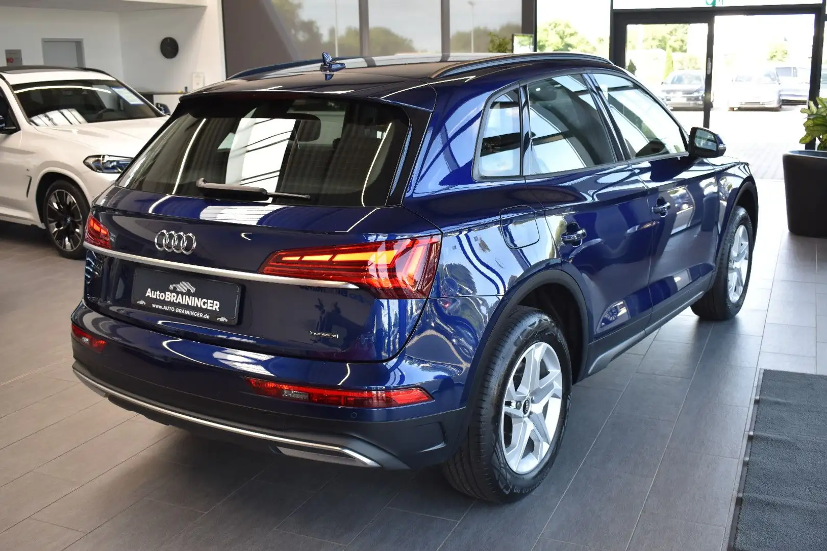 Audi Q5 40TDI Quattro S-tronic S-Line Matrix~VirtualC Blau - 2