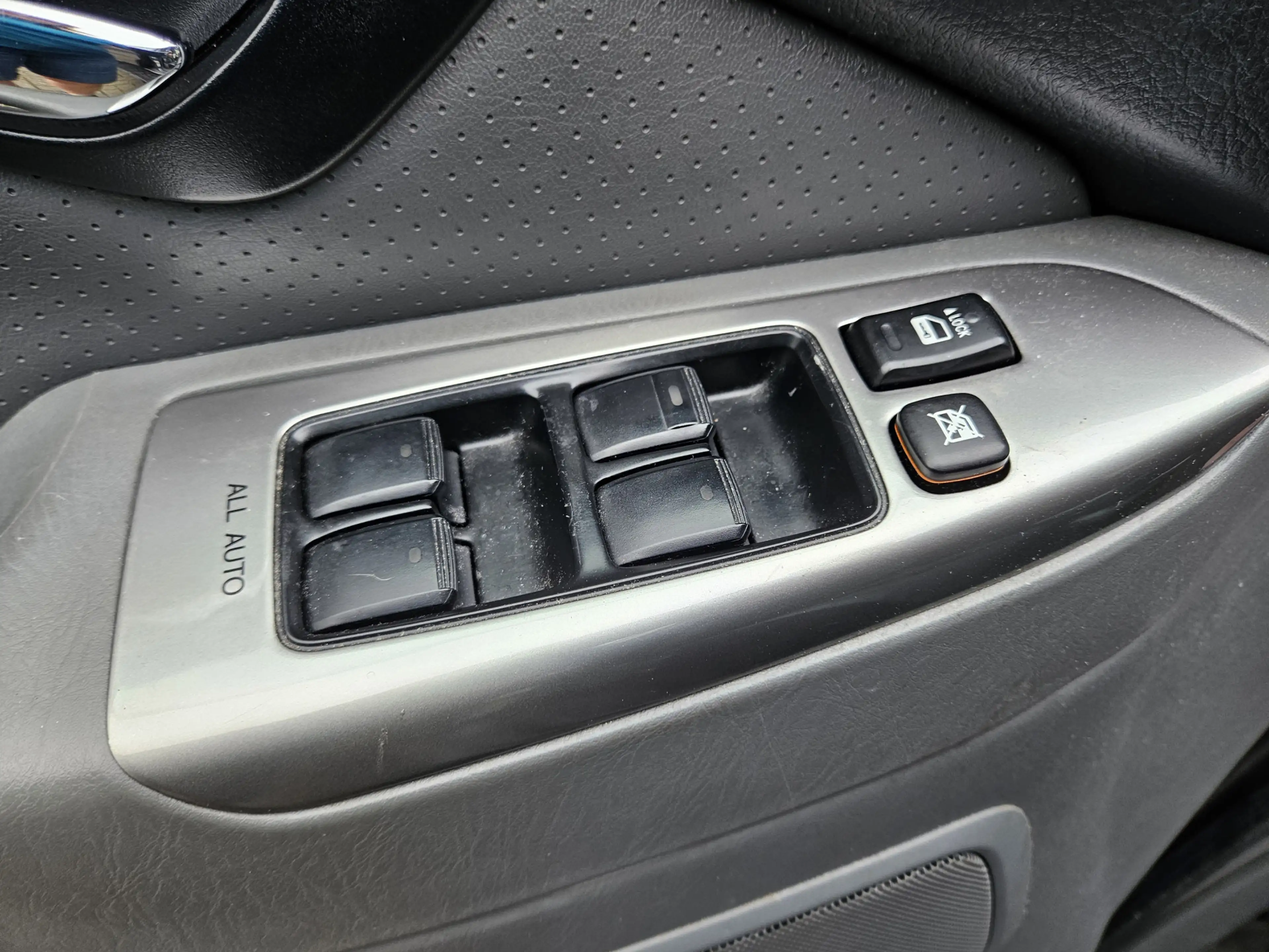Toyota Land Cruiser 3.0 D-4D Executive — photo 11