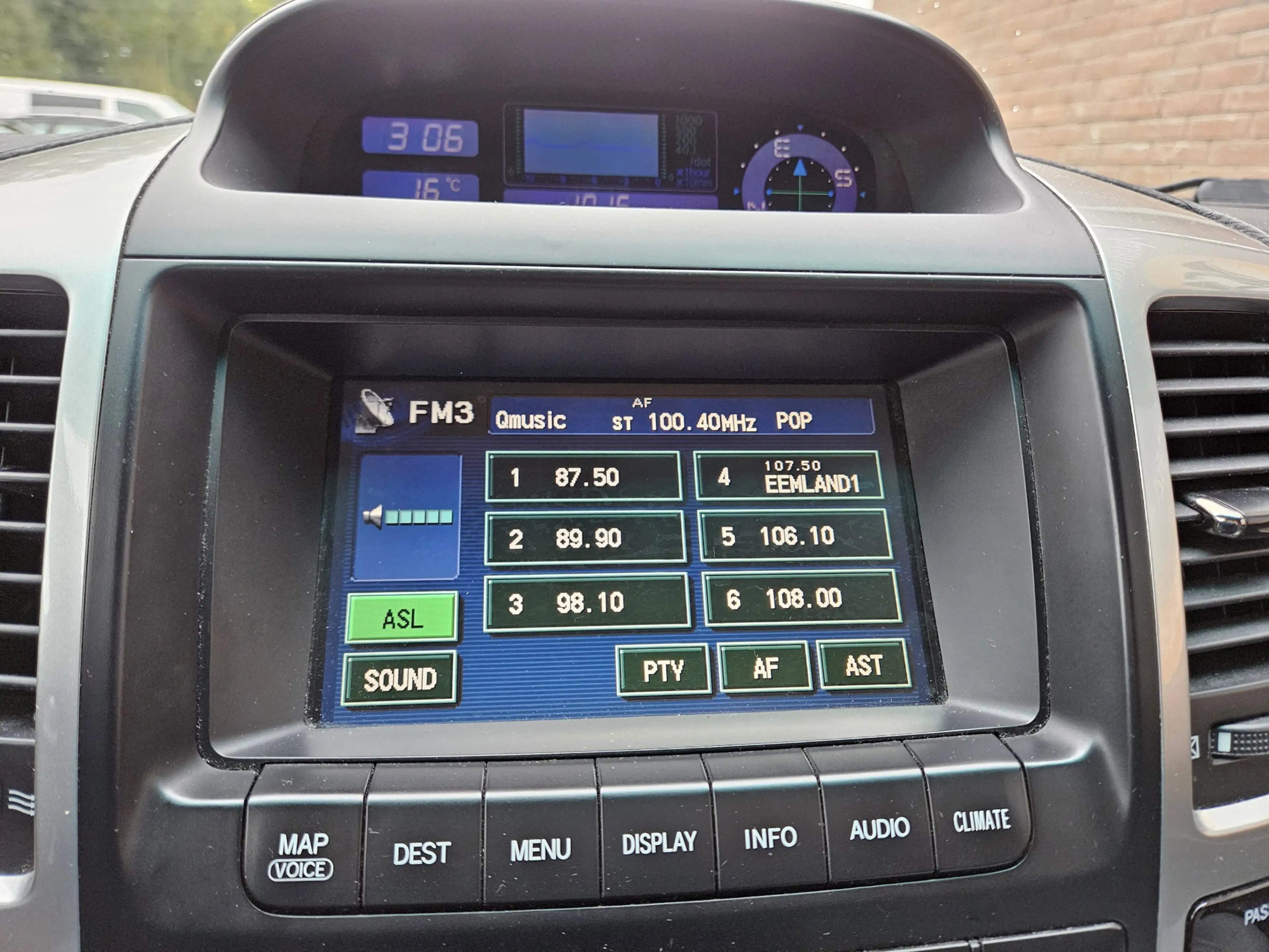 Toyota Land Cruiser 3.0 D-4D Executive — photo 14