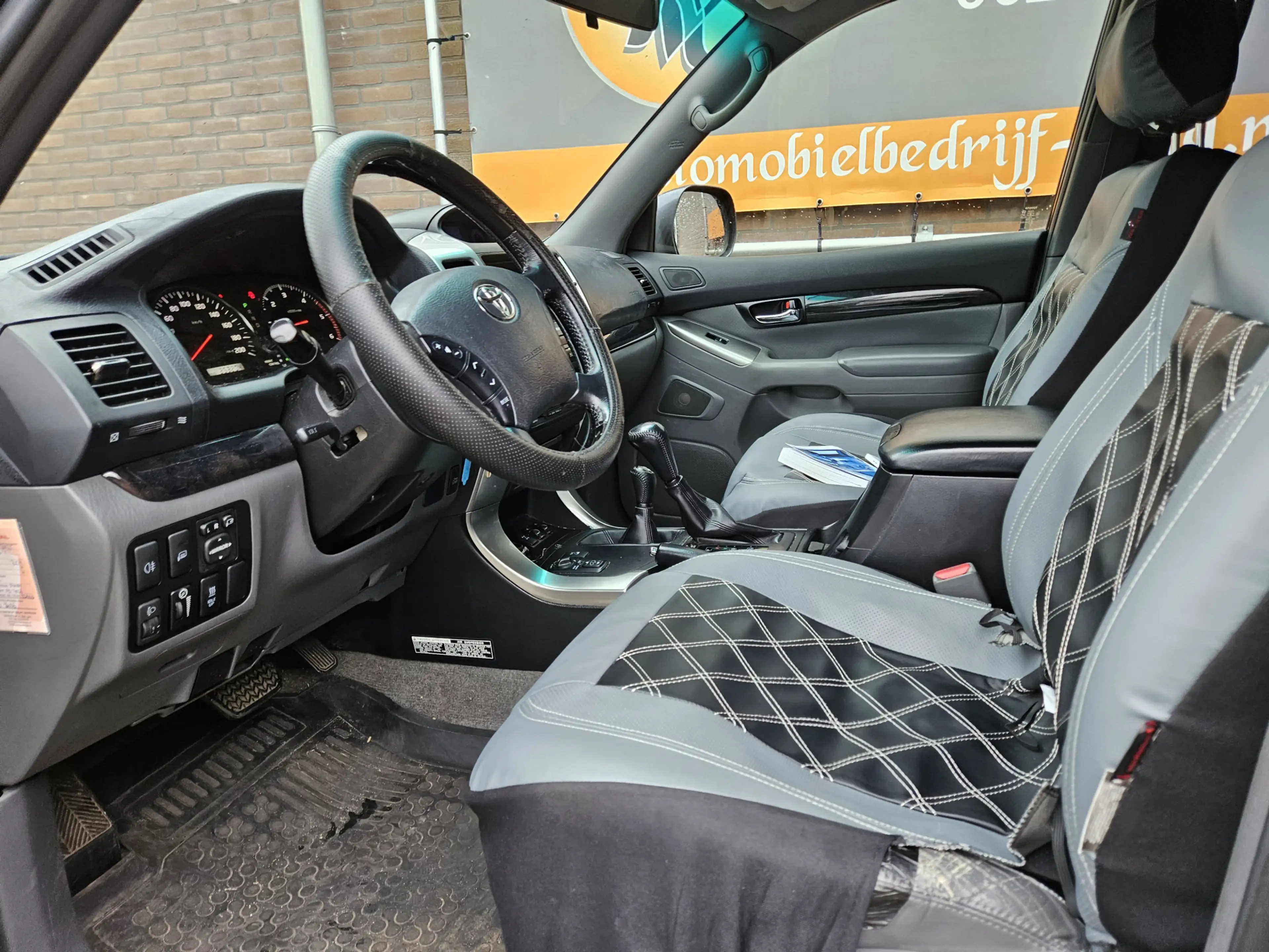 Toyota Land Cruiser 3.0 D-4D Executive — photo 8