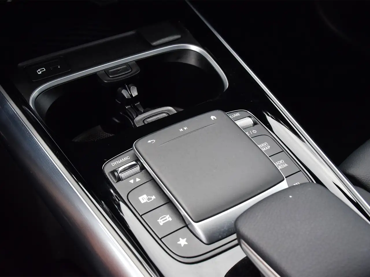Mercedes-Benz GLA fotografie Mercedes-Benz GLA