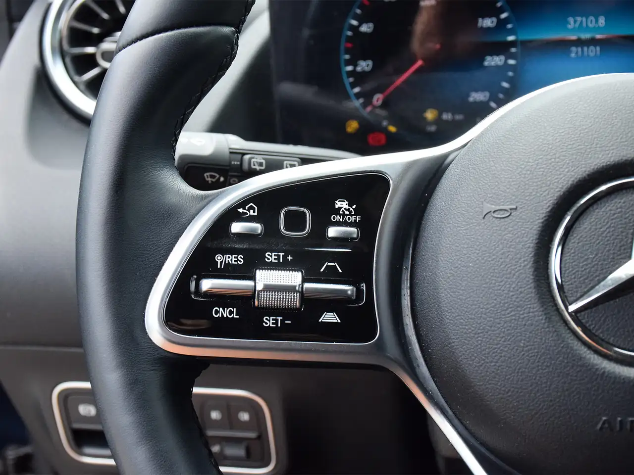 Mercedes-Benz GLA fotografie Mercedes-Benz GLA