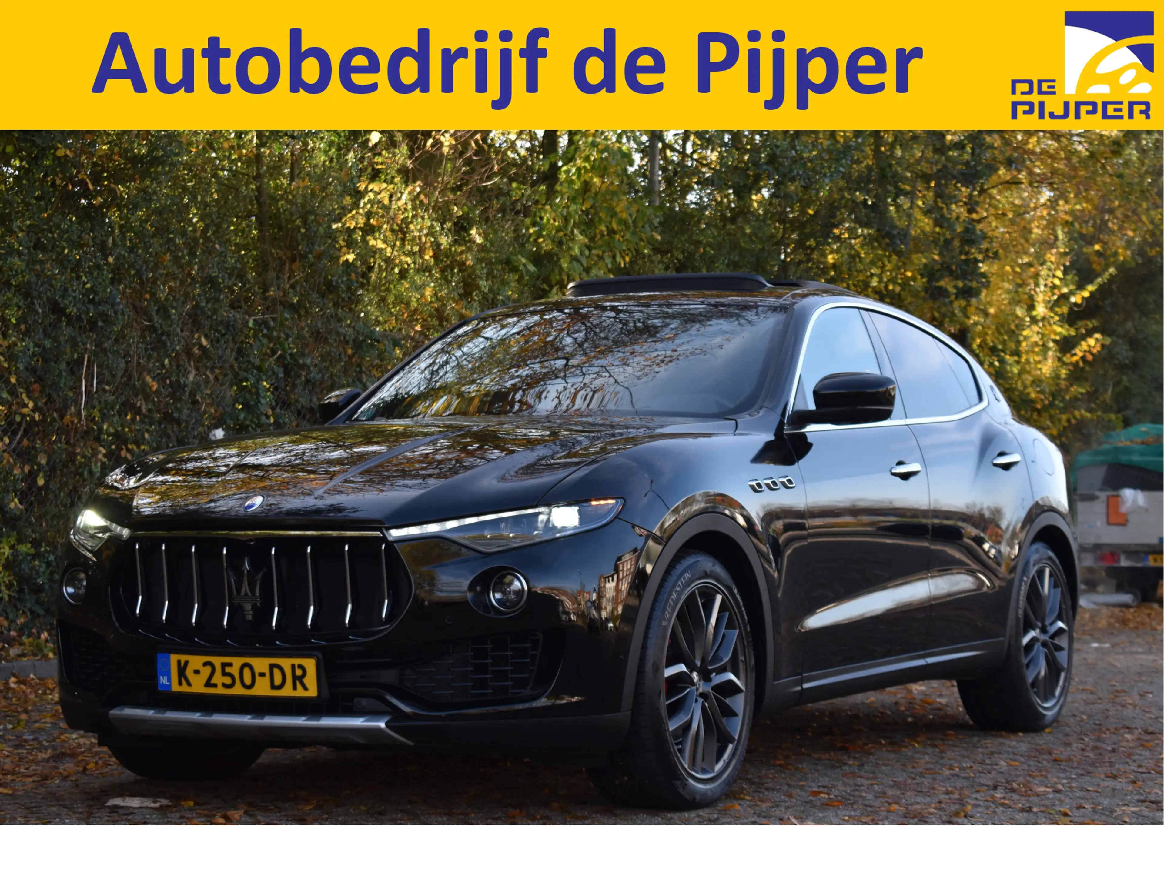 Maserati Levante 3.0 V6 AWD GranLusso,PANORAMADAK , BOEKJES,NAP EN