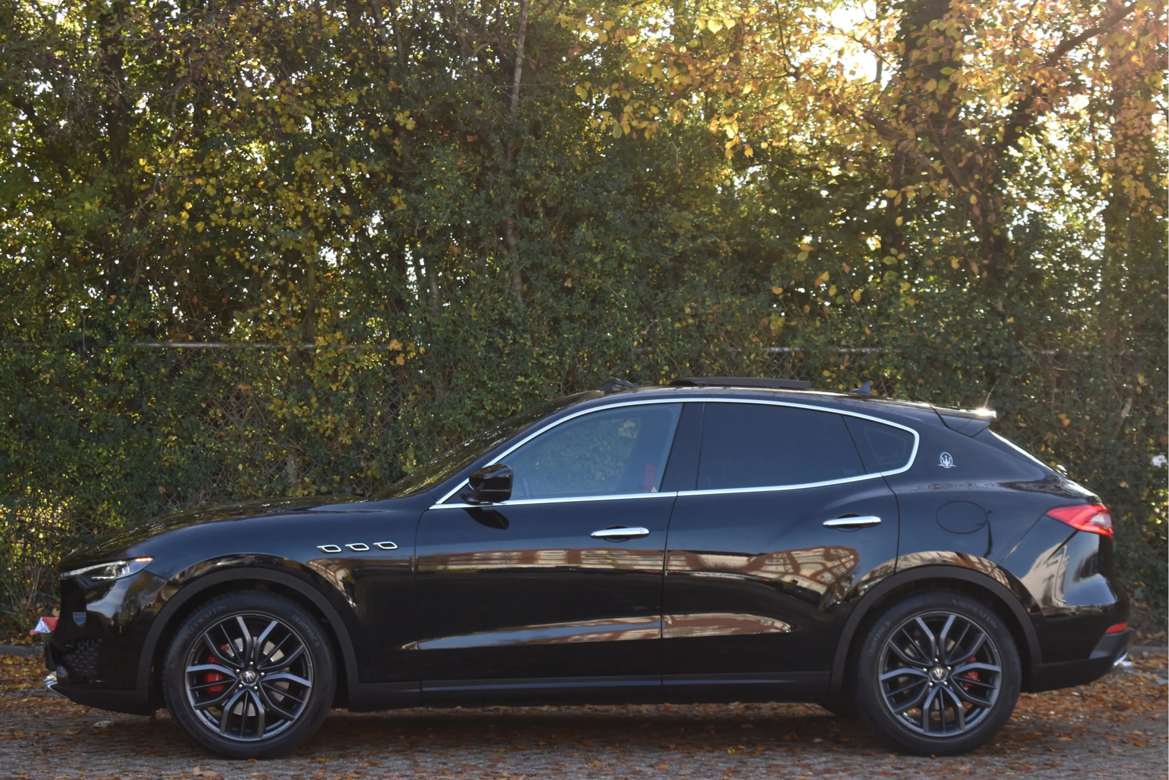 Maserati Levante 3.0 V6 AWD GranLusso,PANORAMADAK , BOEKJES,NAP EN — photo 3