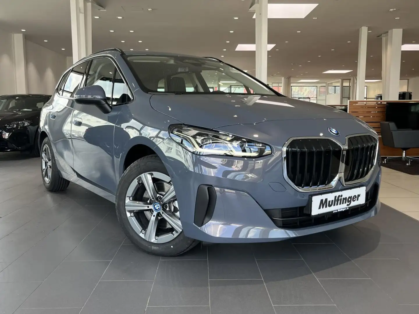 BMW 225 e xDr AT. ACC Ad-LED Kamera Aktivs.H/K AHK Navi Gri - 2