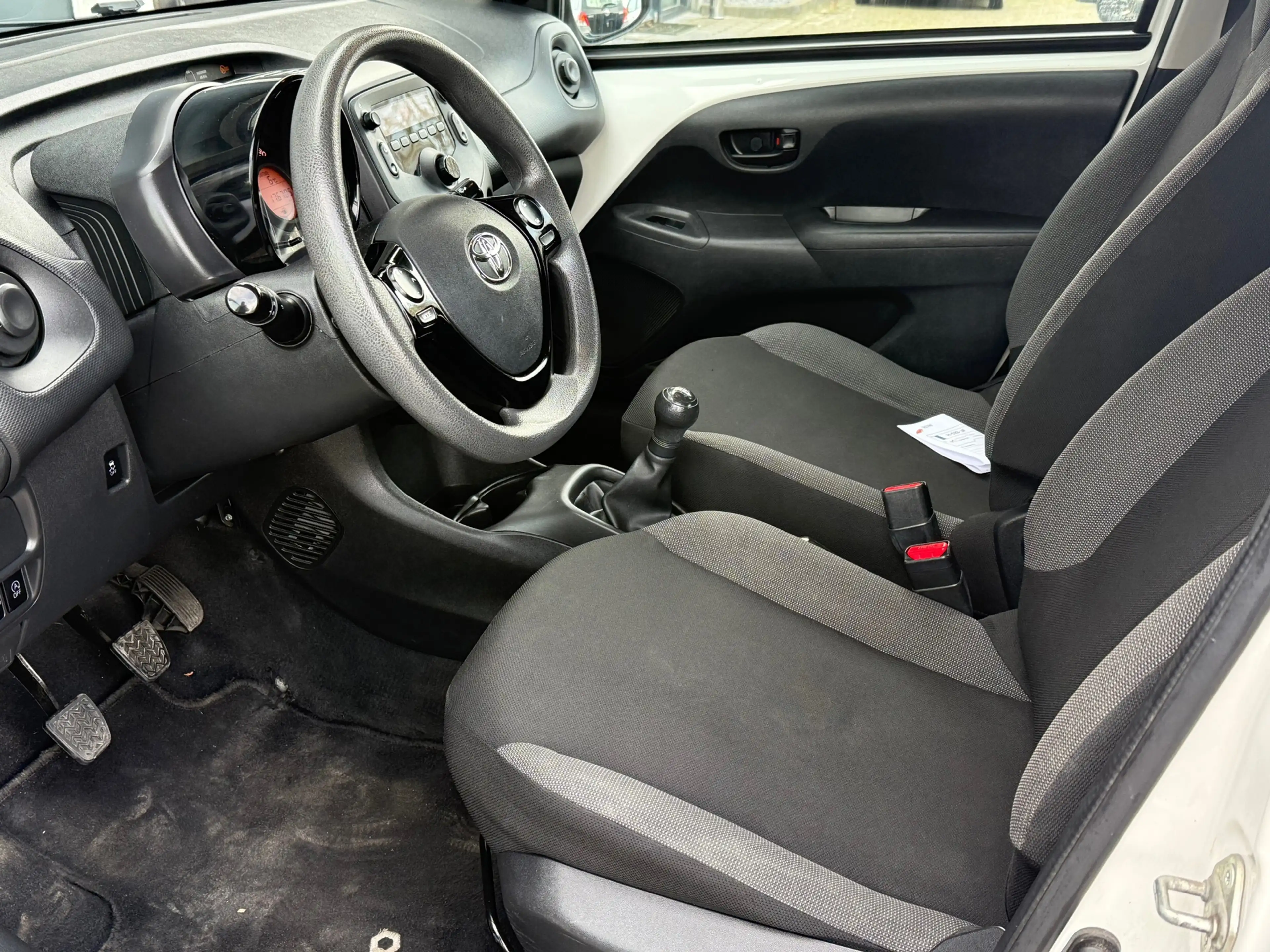 Toyota Aygo 1.0 VVT-i x-fun — photo 14