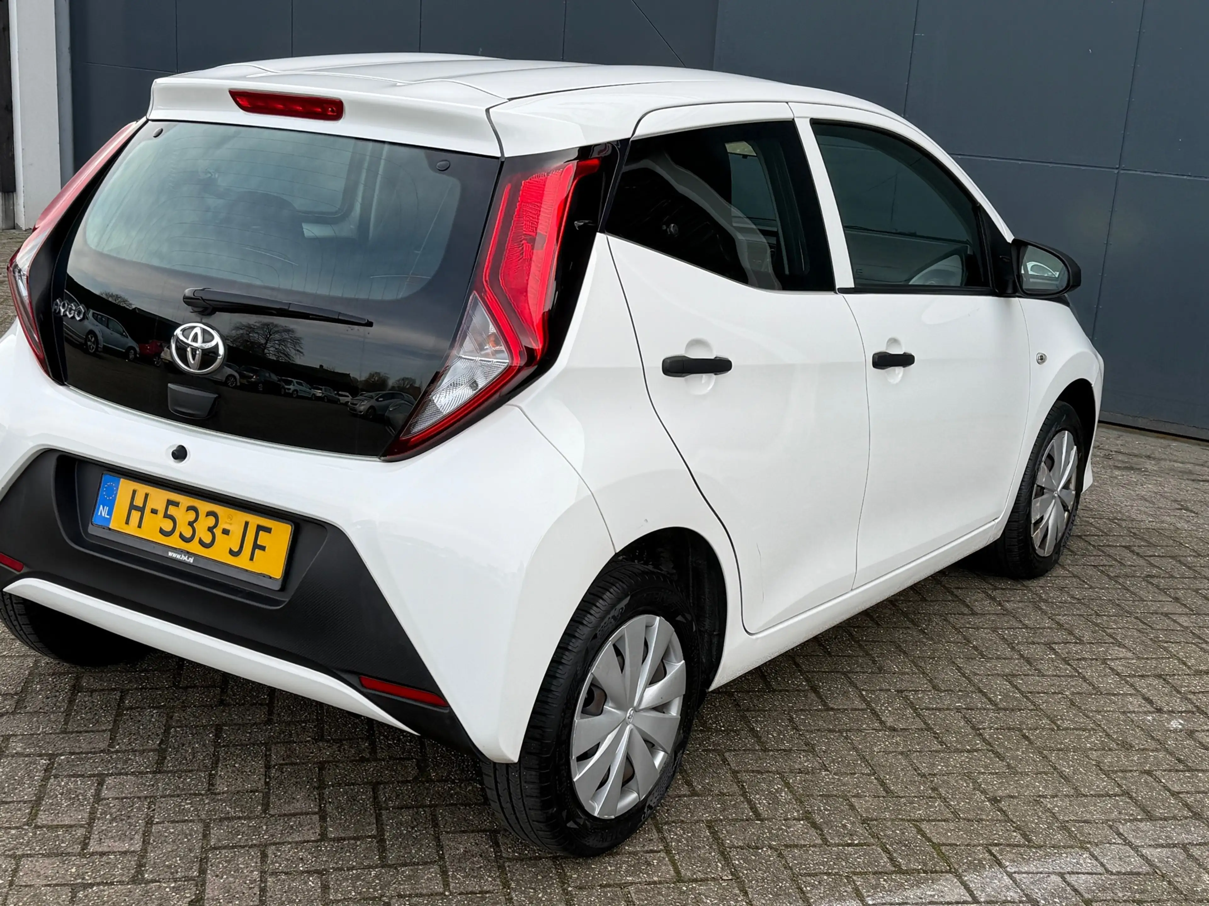 Toyota Aygo 1.0 VVT-i x-fun — photo 10