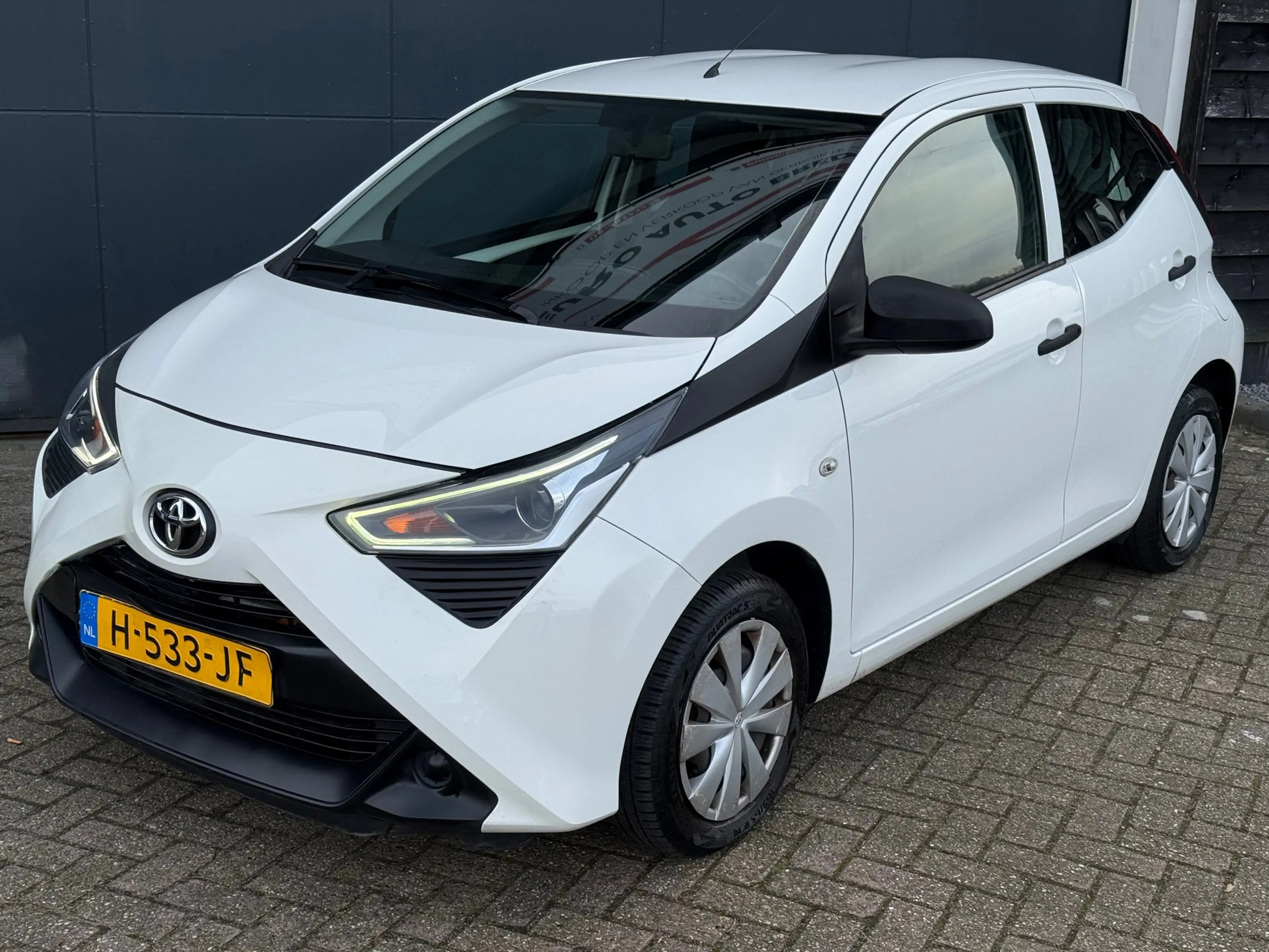 Toyota Aygo 1.0 VVT-i x-fun — photo 2