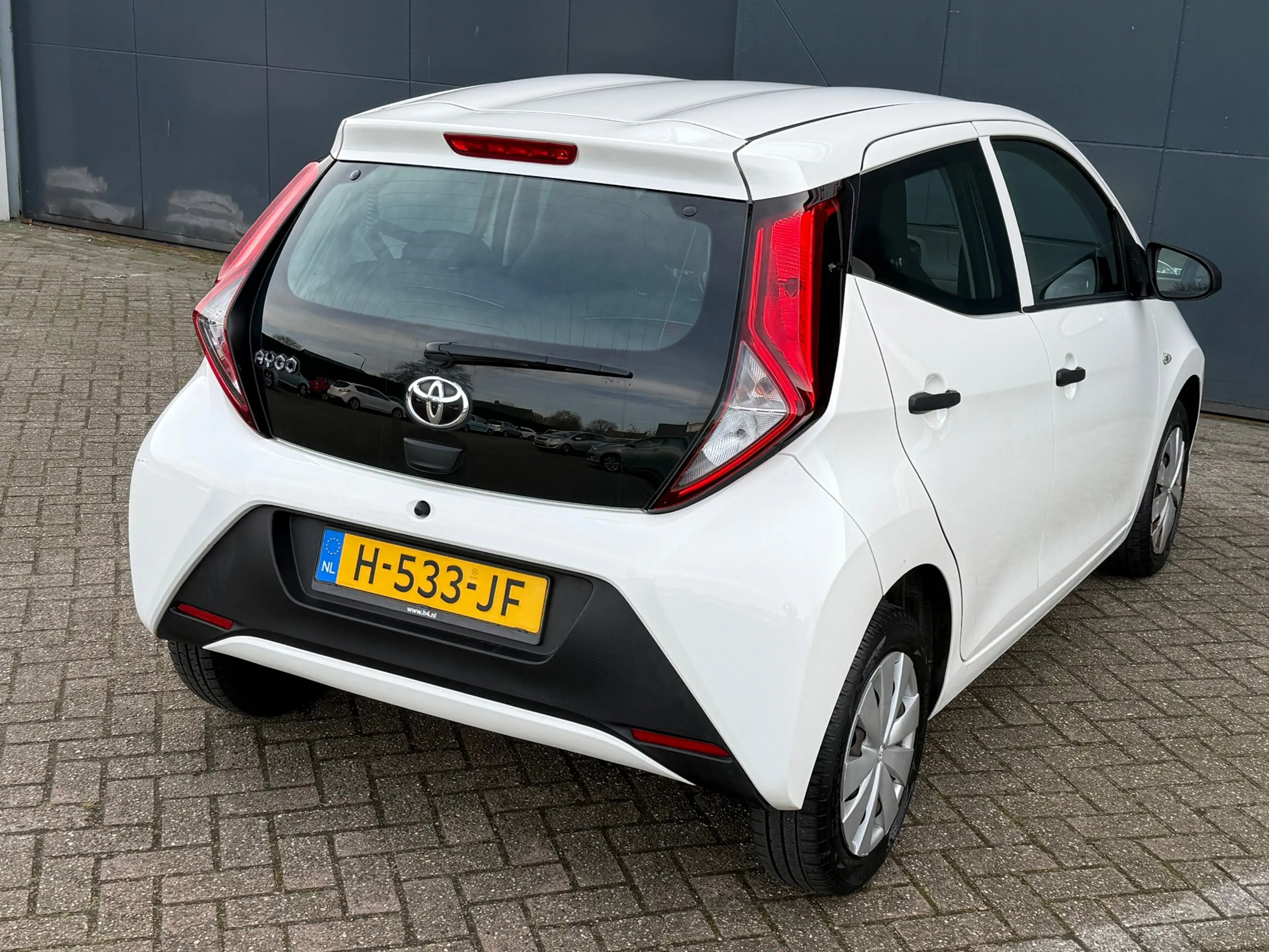 Toyota Aygo 1.0 VVT-i x-fun — photo 3