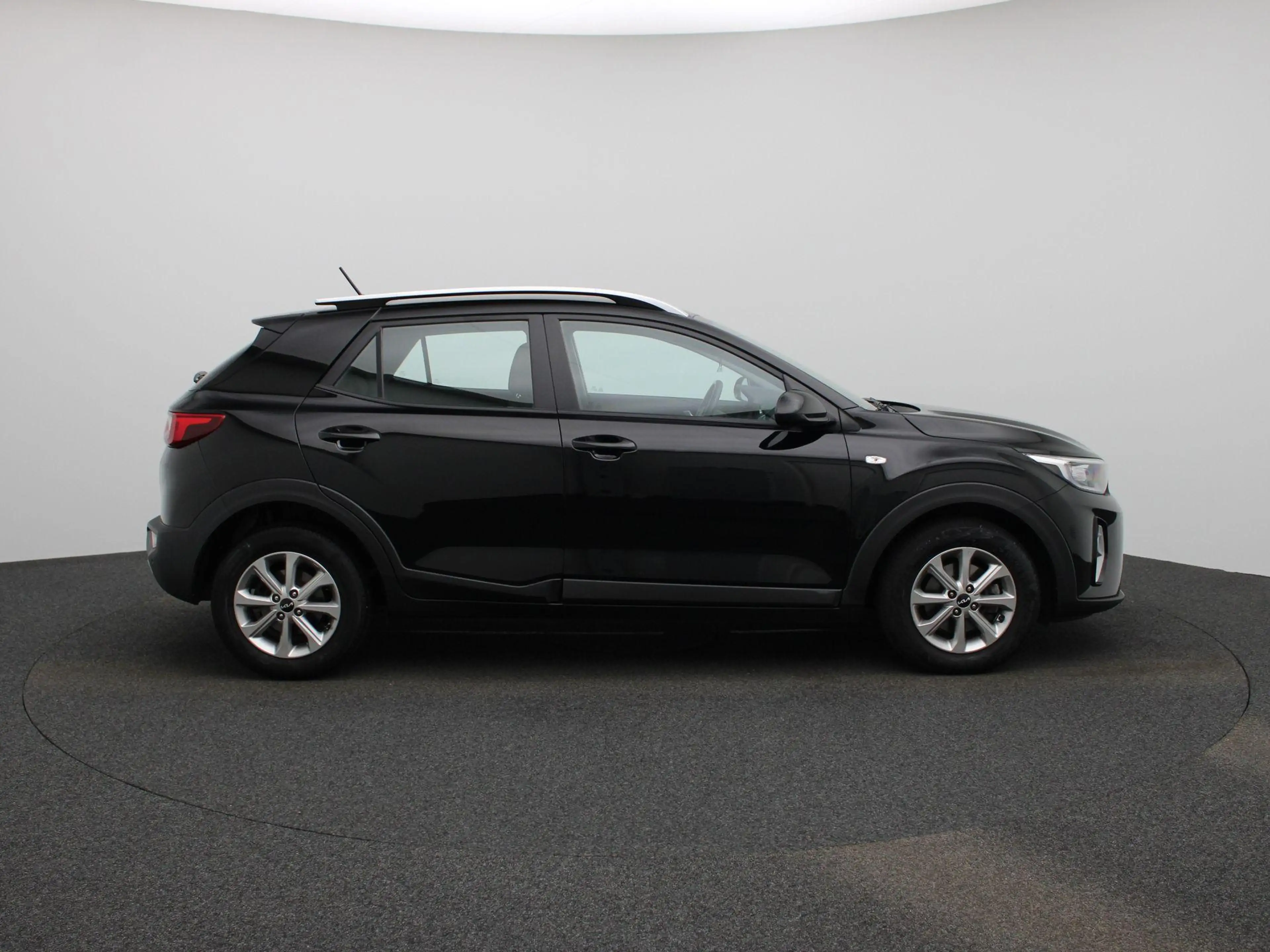 Kia Stonic 1.0 T-GDi MHEV DynamicLine — photo 6