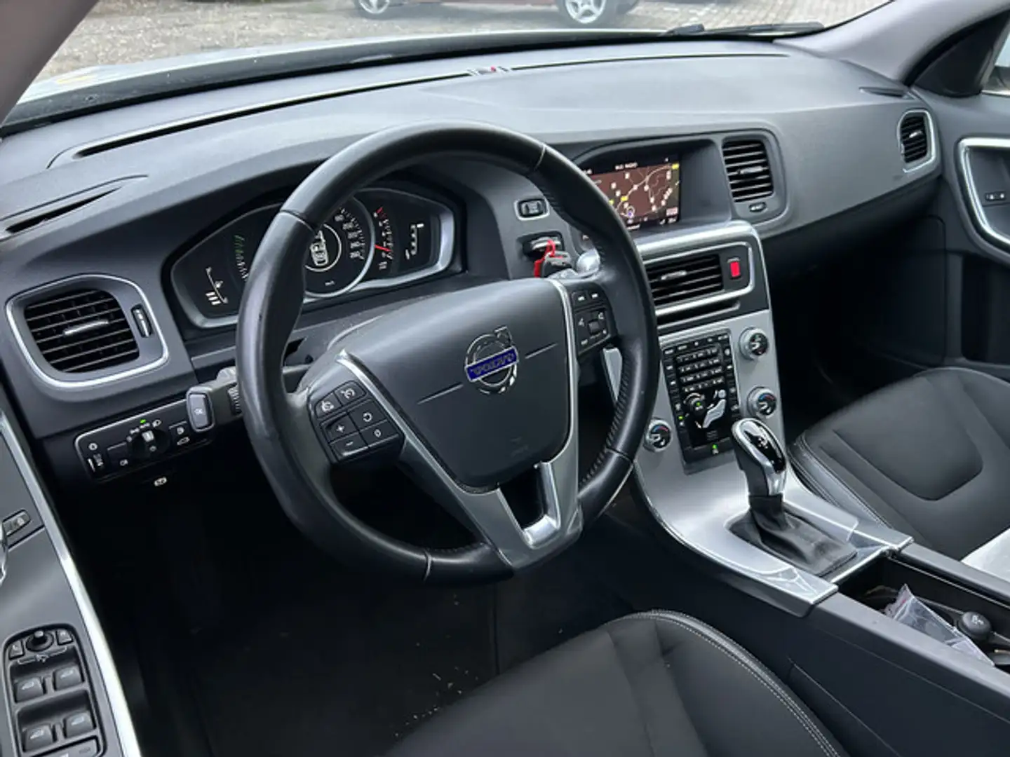 Volvo V60 1.5 T3 Polar+ | APK 29-12-2026 | Automaat | Stoelv Білий - 2