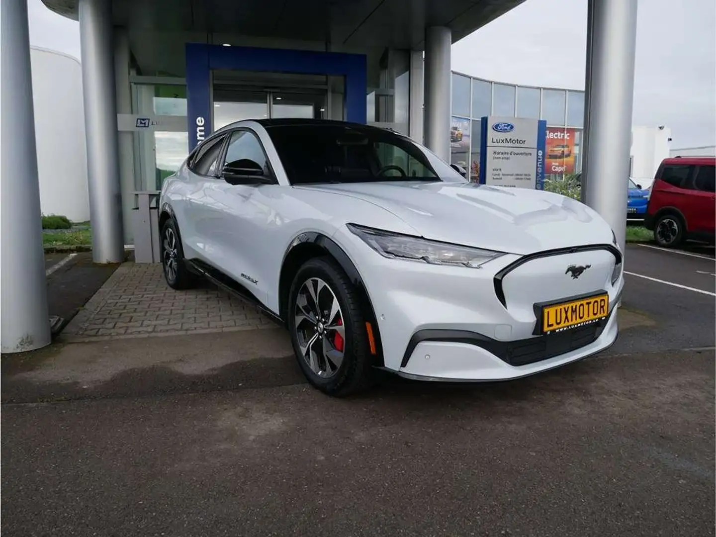 Ford Mustang Mach-E Premium AWD 99kWh Extended Range 351ch/258kW - A1 Biały - 2