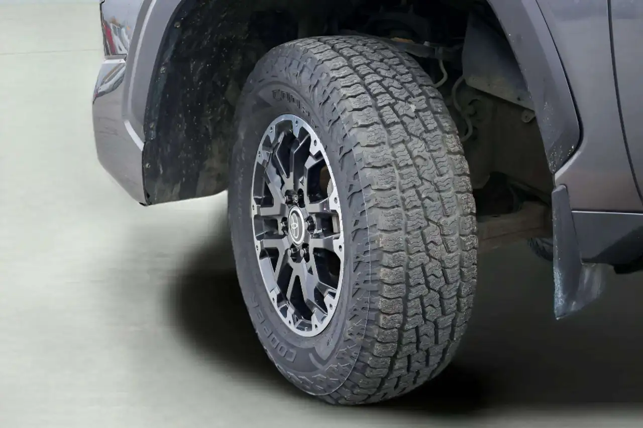 Toyota Tundra photo Toyota Tundra