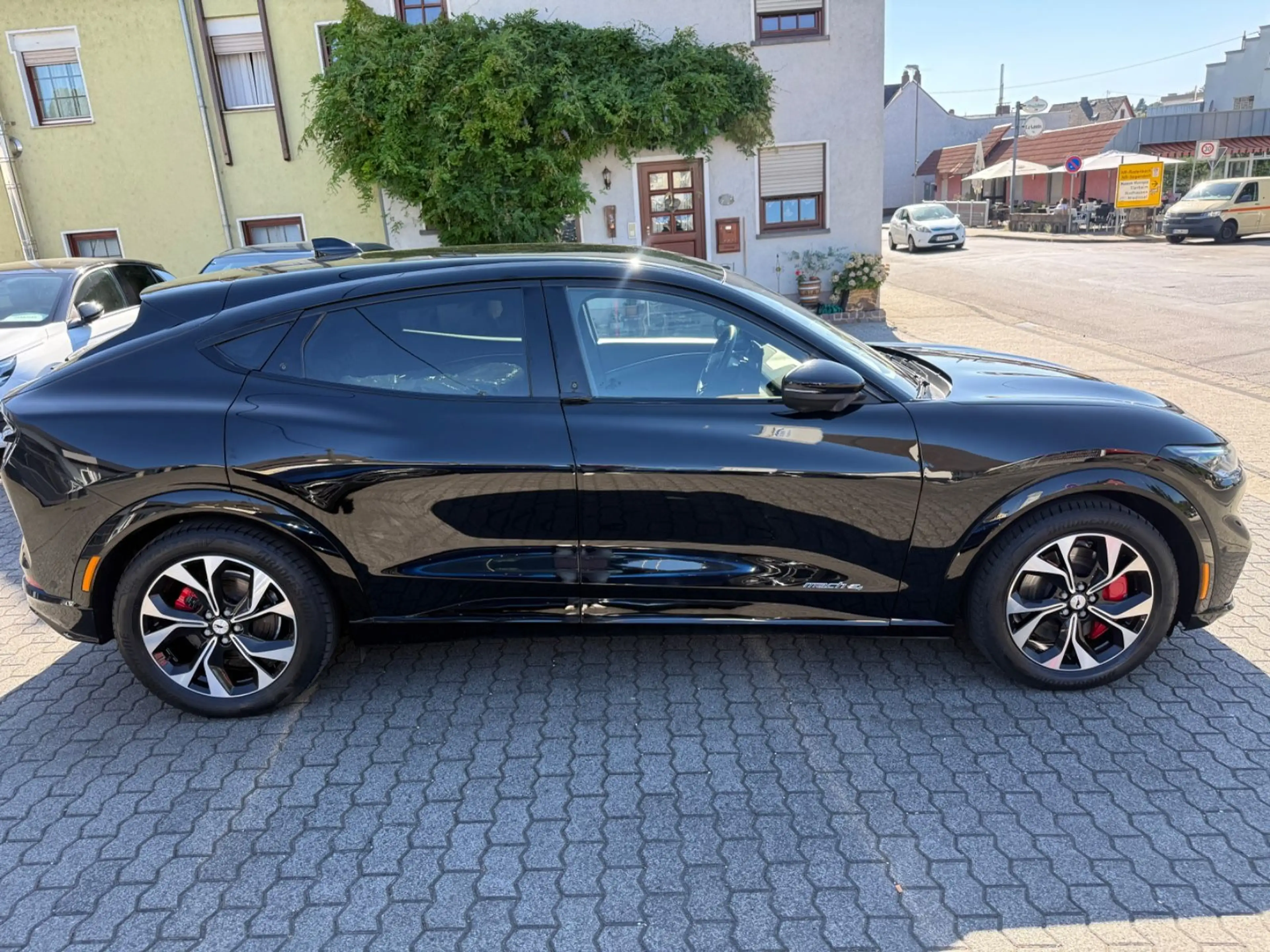 Ford Mustang Mach-E AWD Deusch B&O Pano 1-Hand MwSt — photo 12