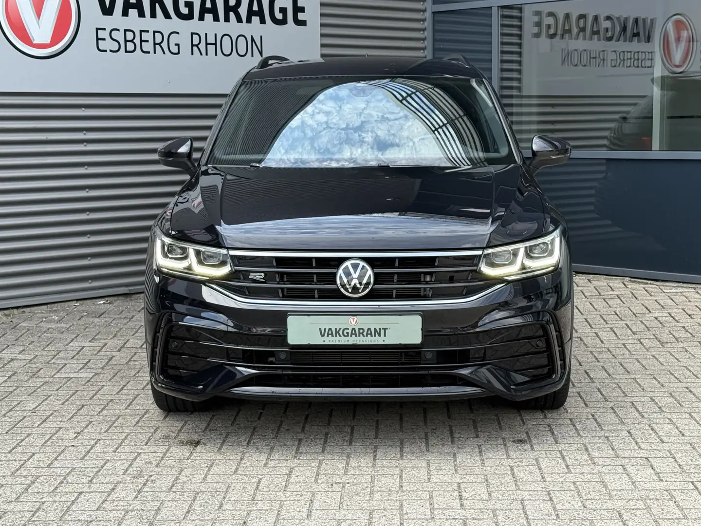 Volkswagen Tiguan 1.5 TSI R-Line DSG BLACKSTYLE,IQ-LIGHT Zwart - 2