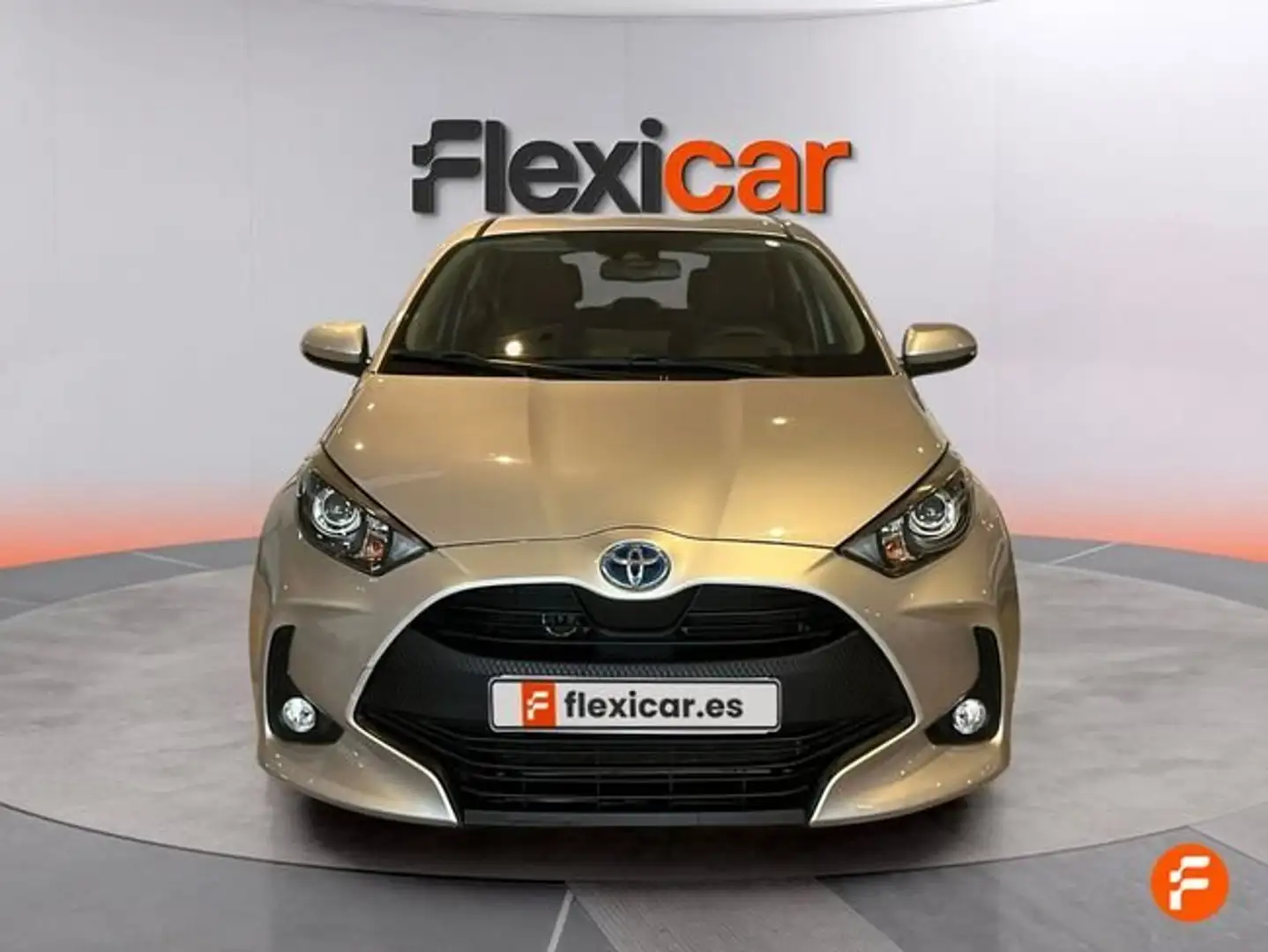 Toyota Yaris 120H 1.5 Business Plus Gris - 2