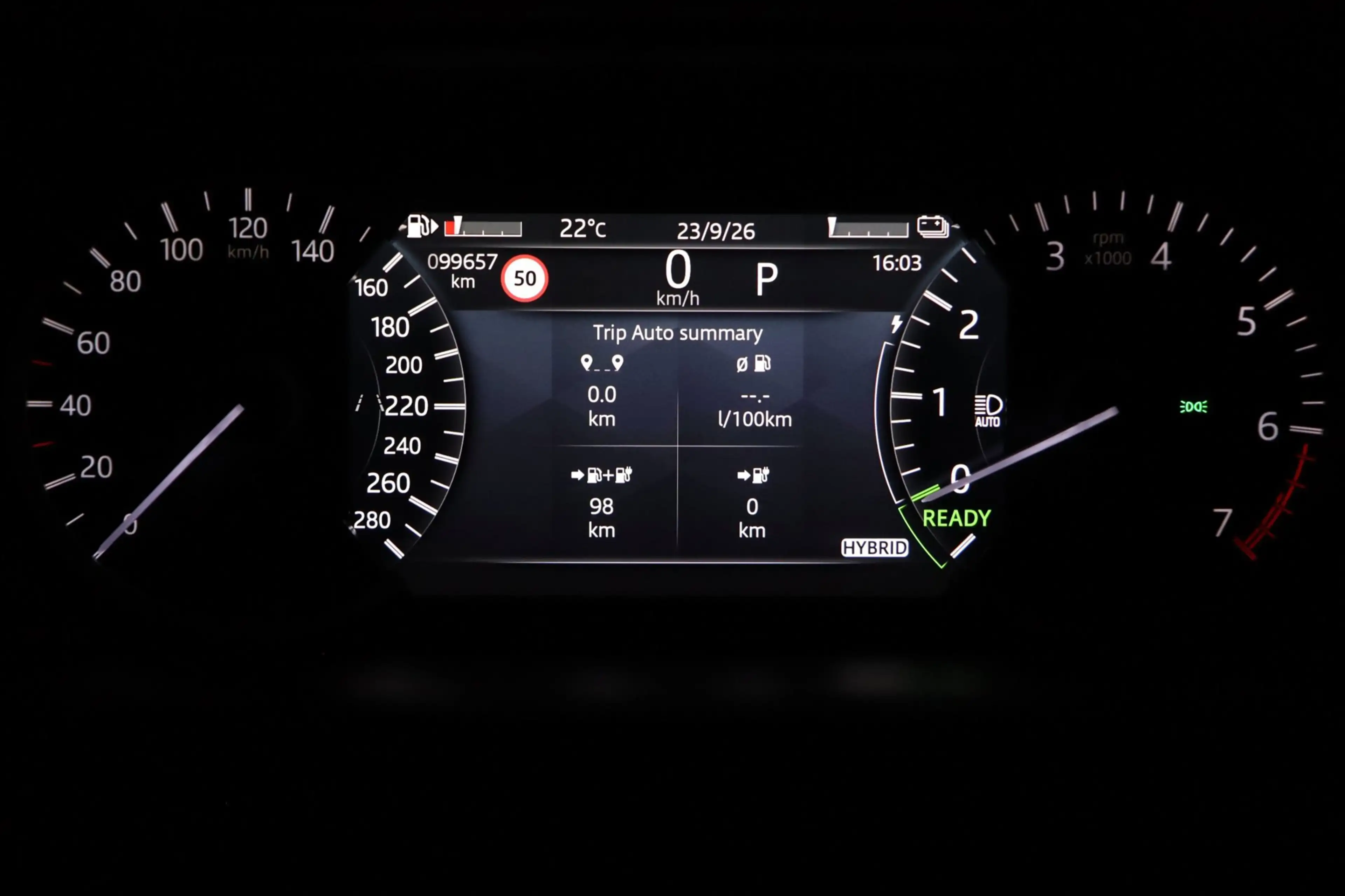 Land Rover Discovery Sport P300e 1.5 R-Dynamic SE / PANO / MEMORY / ACC / MER — photo 7
