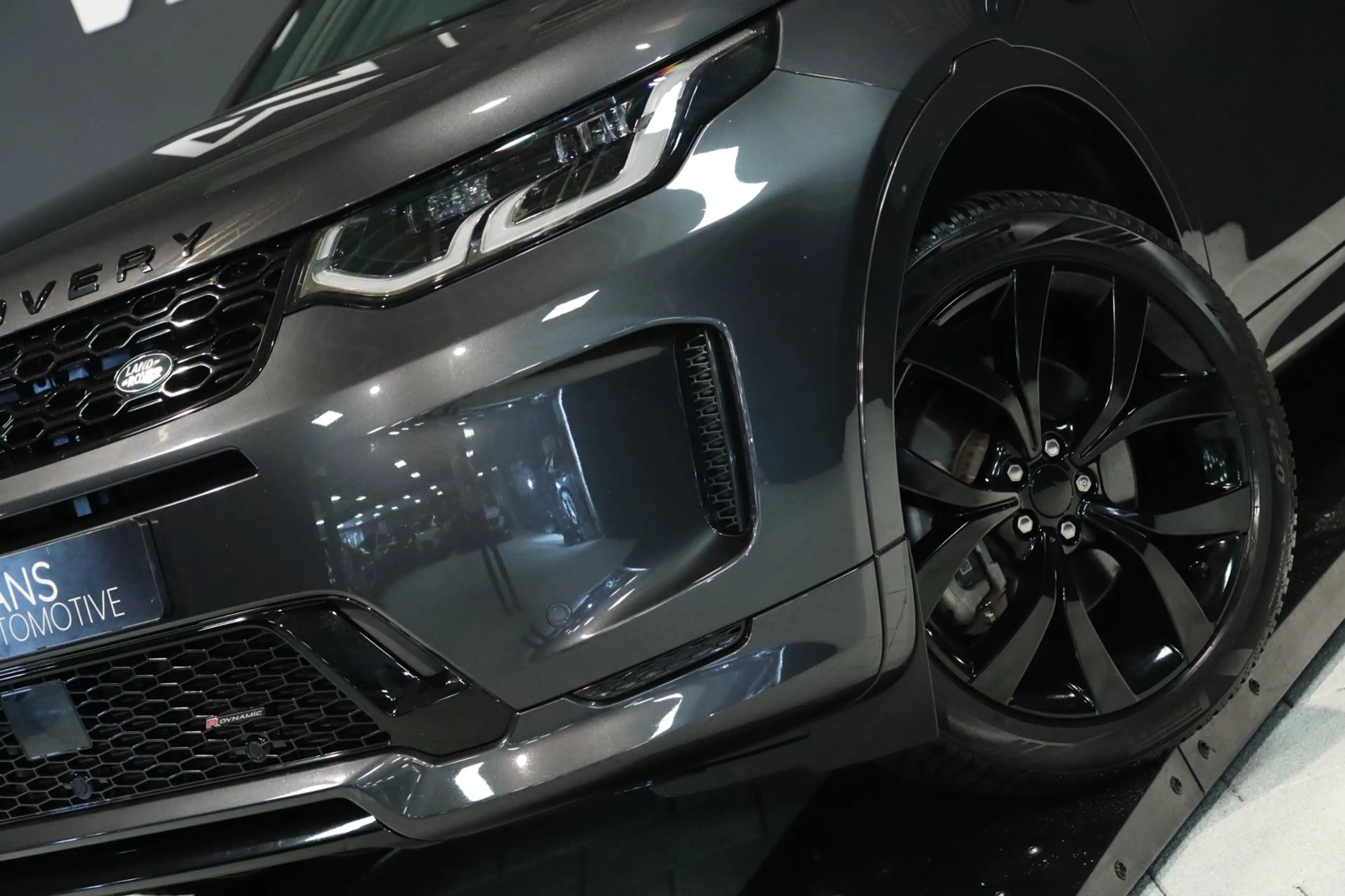 Land Rover Discovery Sport P300e 1.5 R-Dynamic SE / PANO / MEMORY / ACC / MER — photo 2