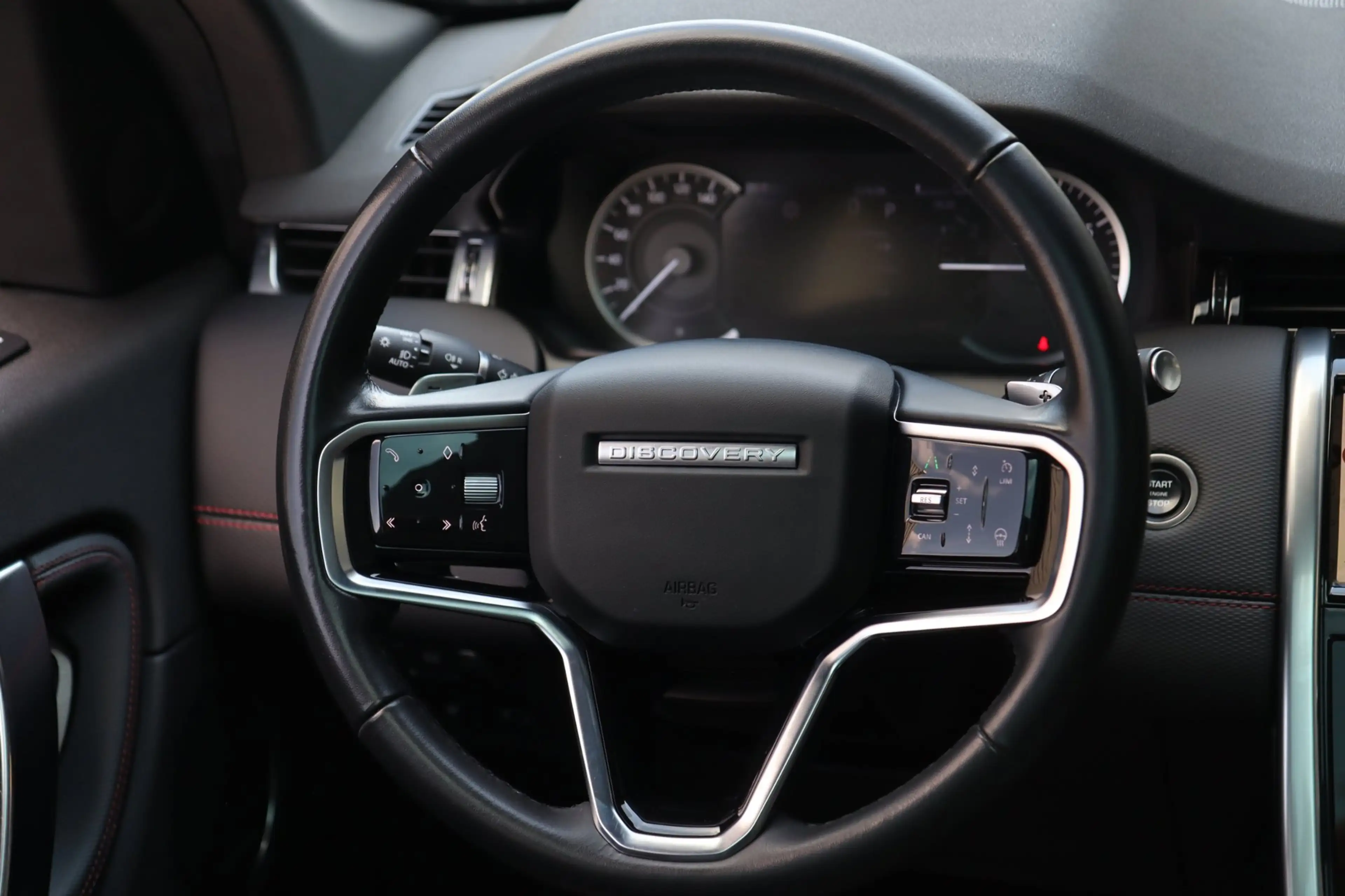 Land Rover Discovery Sport P300e 1.5 R-Dynamic SE / PANO / MEMORY / ACC / MER — photo 25