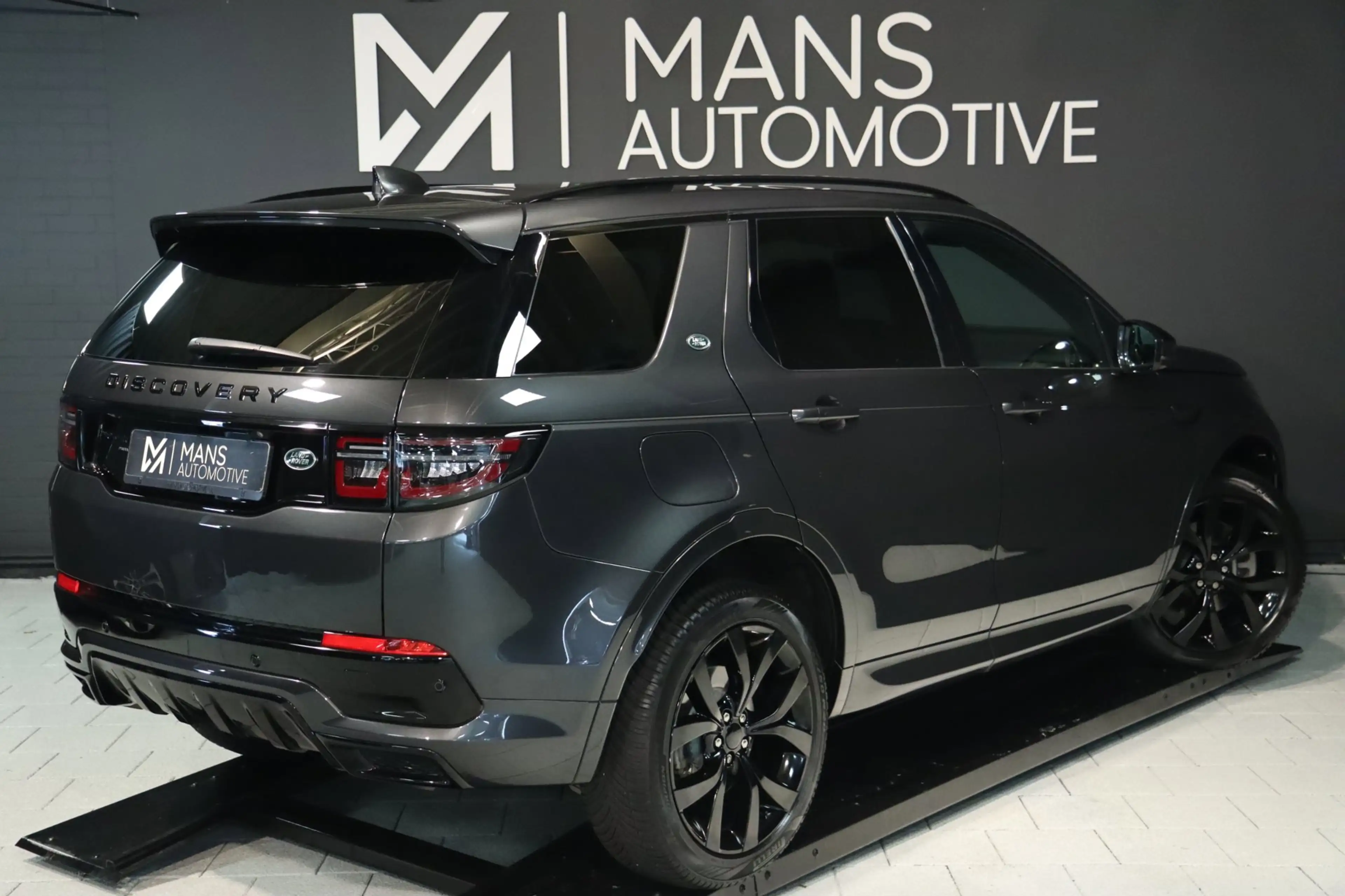 Land Rover Discovery Sport P300e 1.5 R-Dynamic SE / PANO / MEMORY / ACC / MER — photo 4