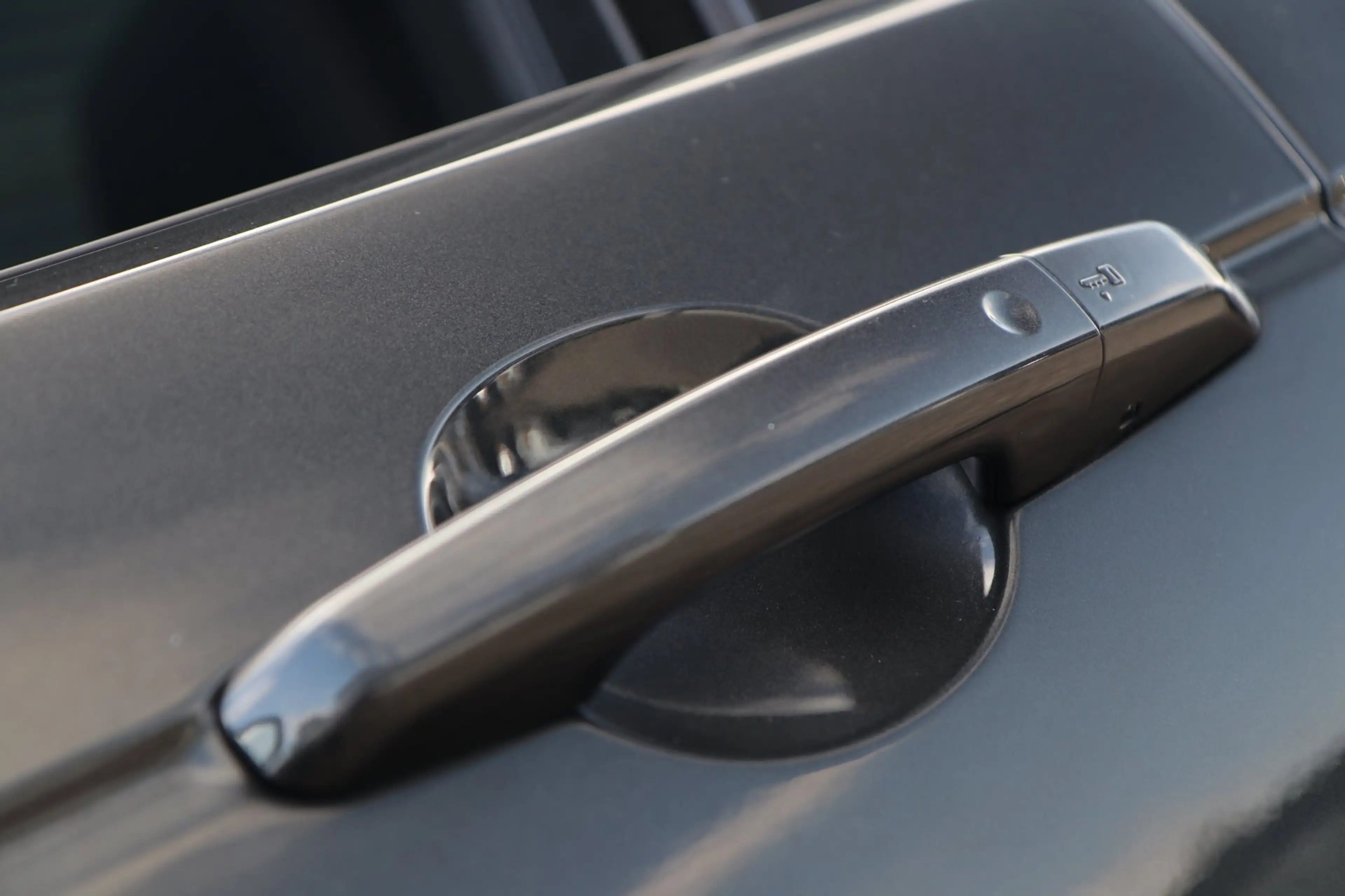 Land Rover Discovery Sport P300e 1.5 R-Dynamic SE / PANO / MEMORY / ACC / MER — photo 9