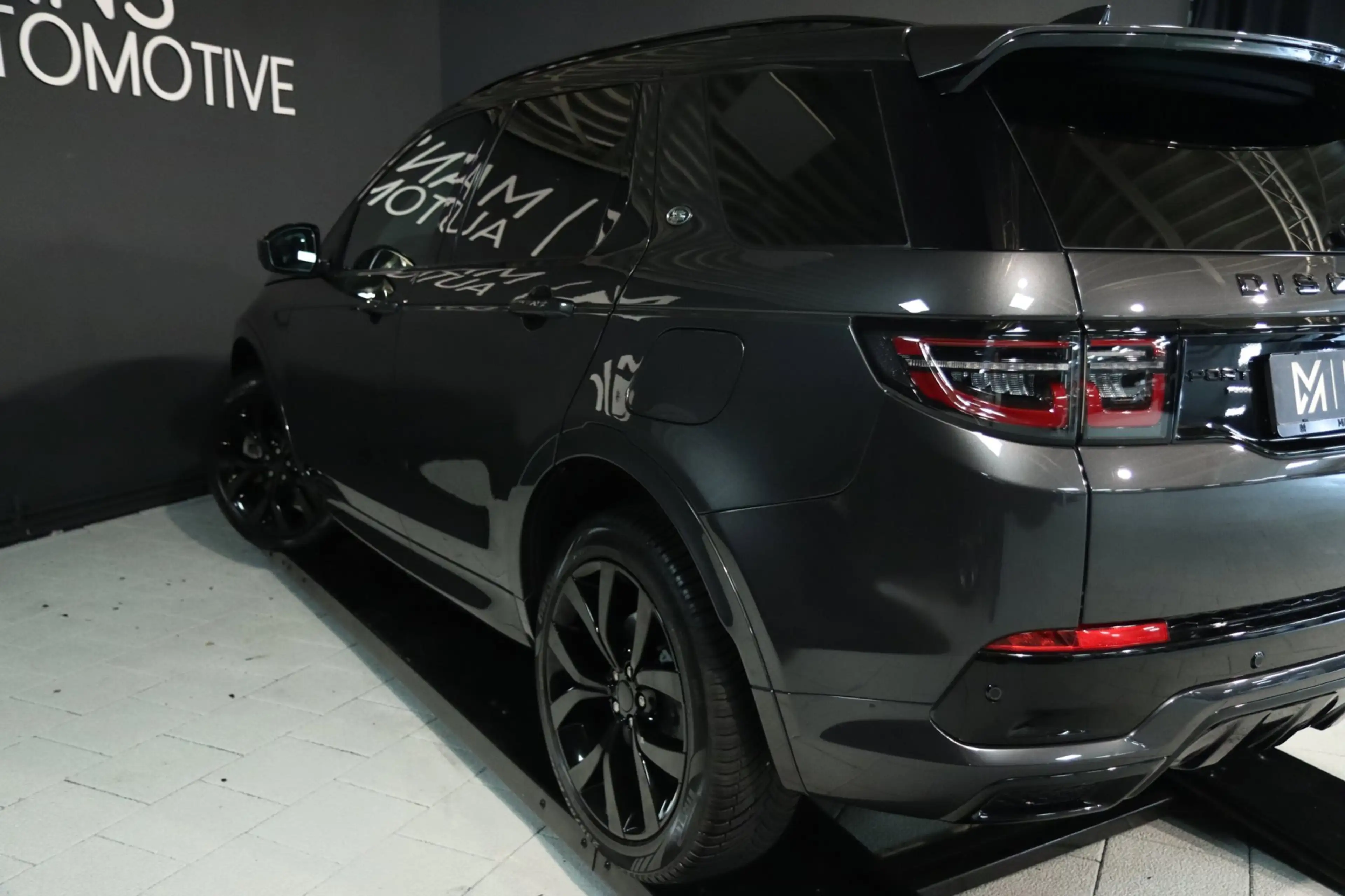 Land Rover Discovery Sport P300e 1.5 R-Dynamic SE / PANO / MEMORY / ACC / MER — photo 3