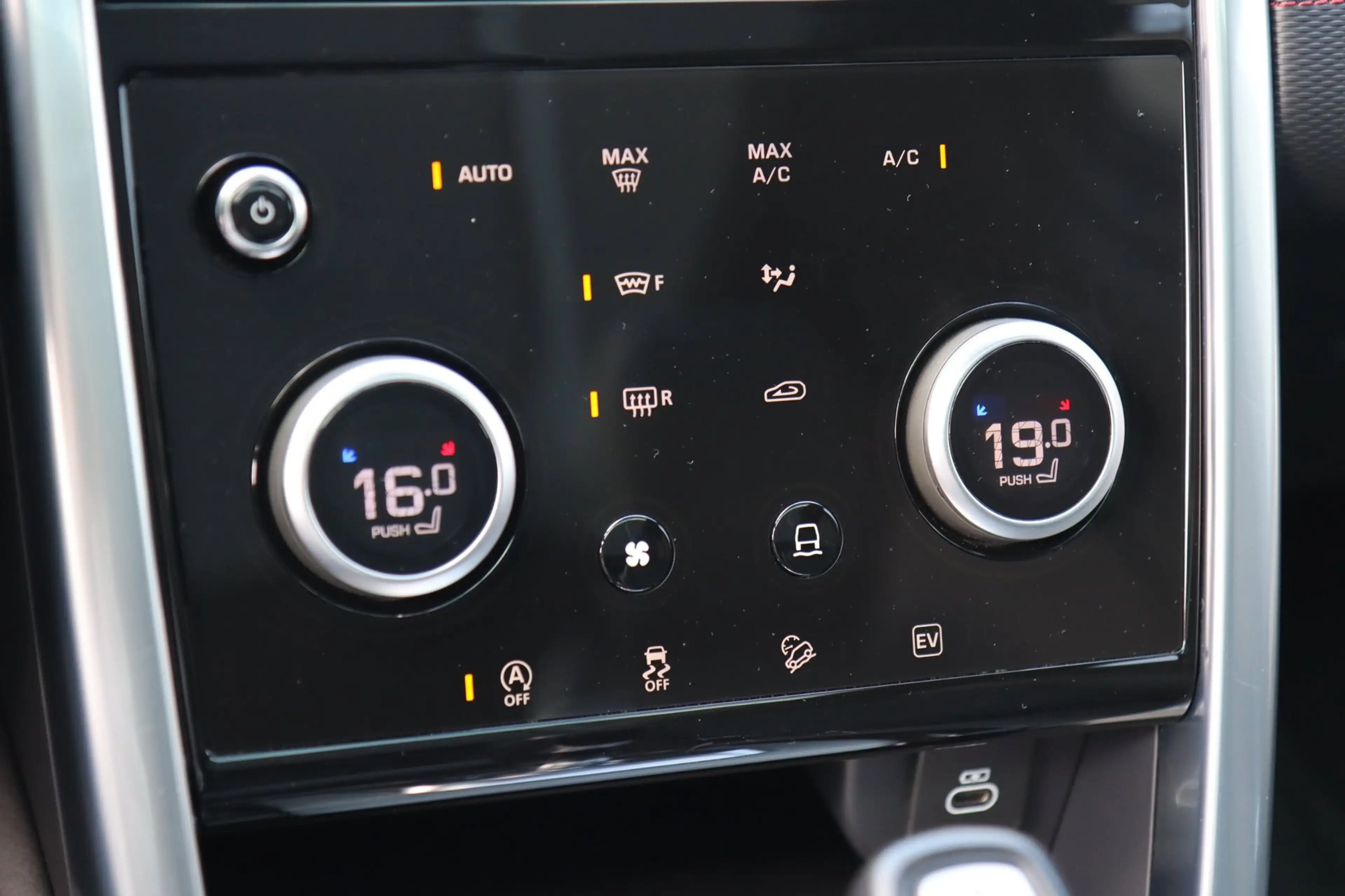 Land Rover Discovery Sport P300e 1.5 R-Dynamic SE / PANO / MEMORY / ACC / MER — photo 22