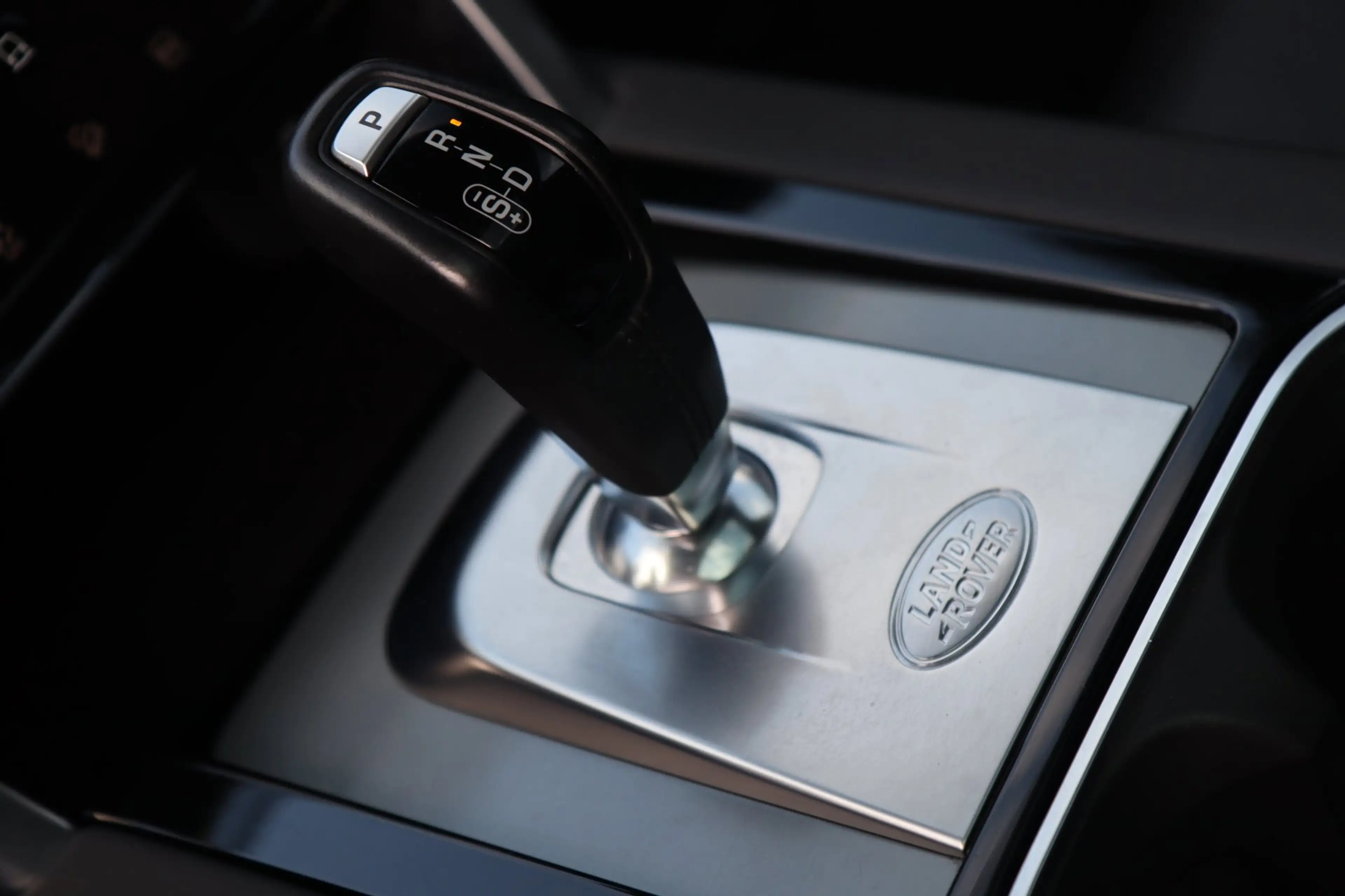 Land Rover Discovery Sport P300e 1.5 R-Dynamic SE / PANO / MEMORY / ACC / MER — photo 26