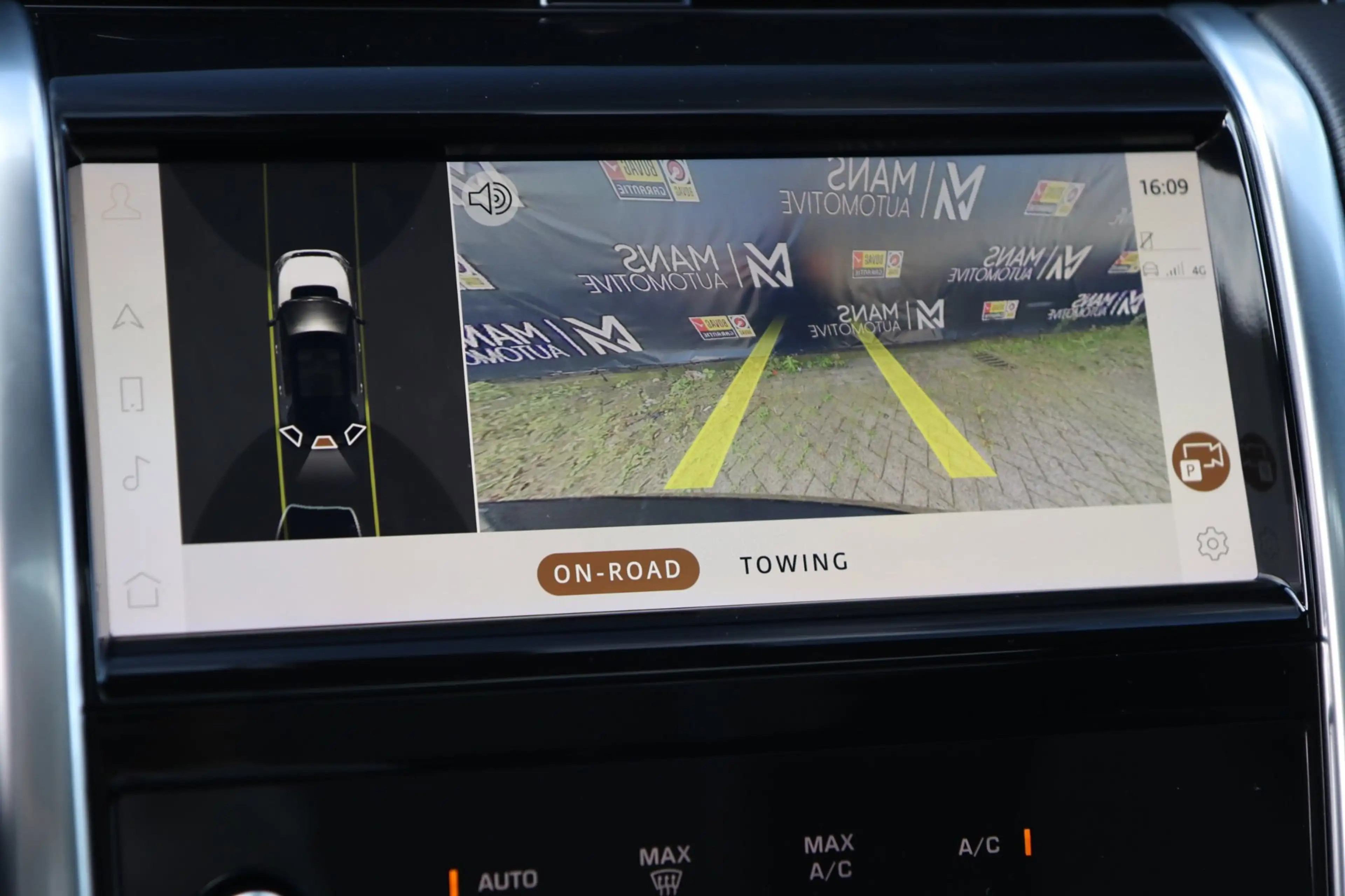 Land Rover Discovery Sport P300e 1.5 R-Dynamic SE / PANO / MEMORY / ACC / MER — photo 8