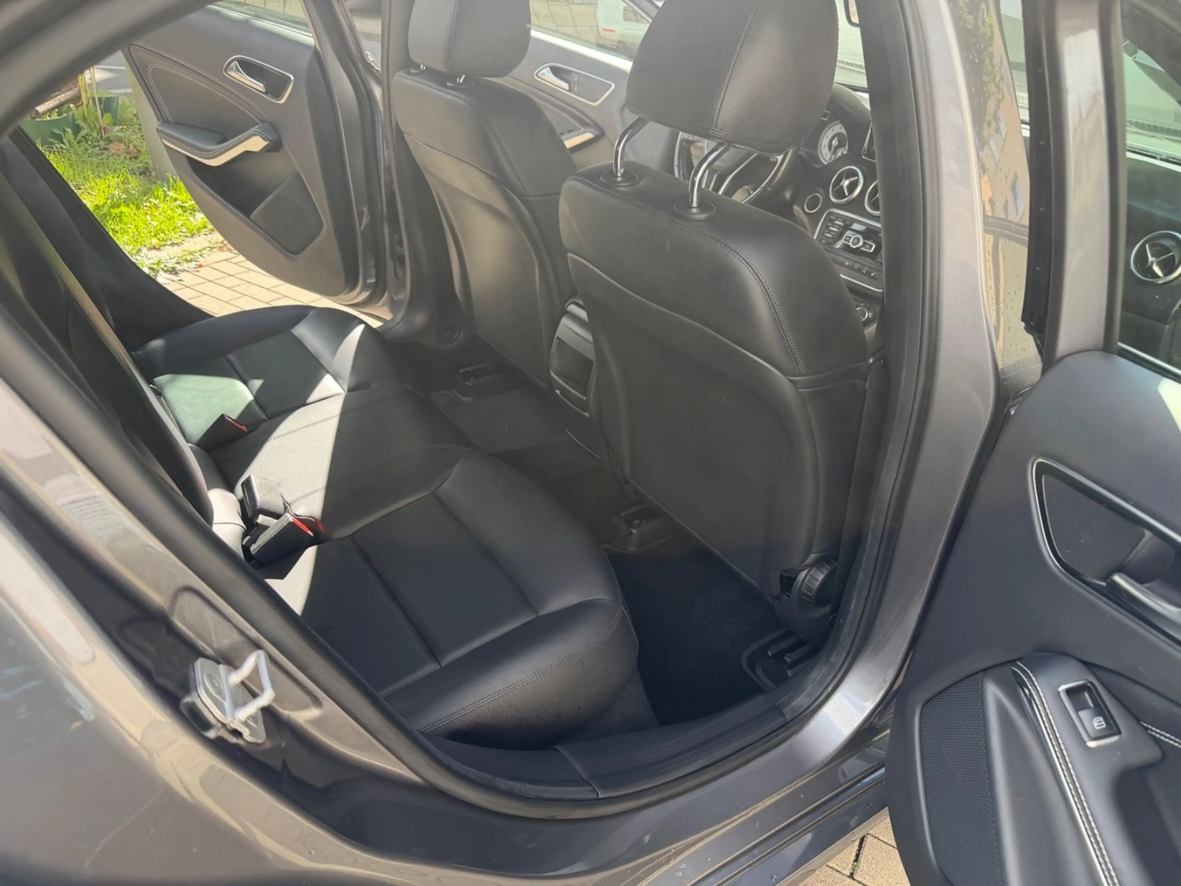 Mercedes-Benz A 180 *EURO 6*PDC*SHZ*VOLLLEDER* — photo 10