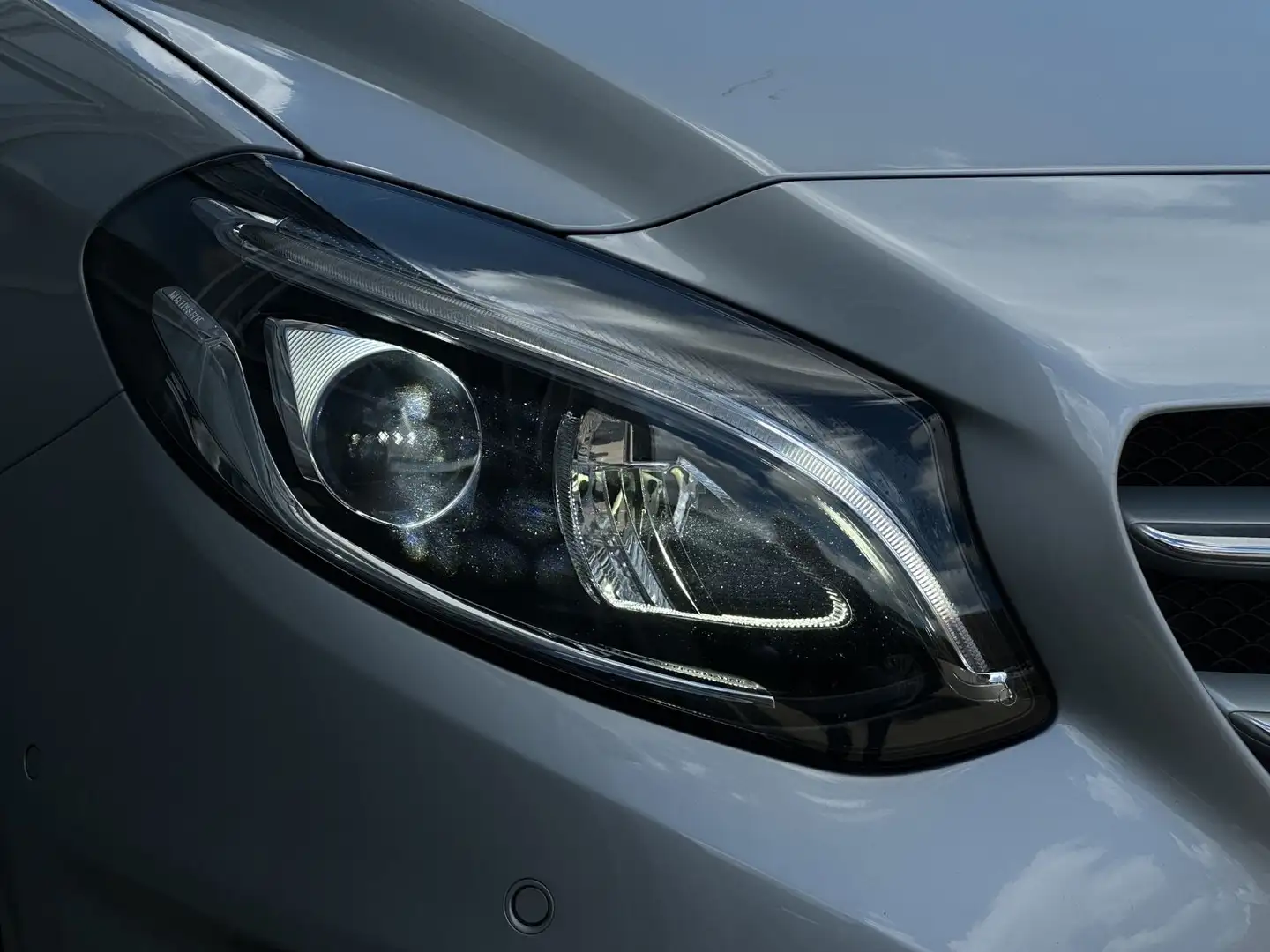 Mercedes-Benz B 200 B200 (AUTOMATIK-NAVI-LED-KLIMA-PDC-R.KAMERA-TÜV) Argent - 2