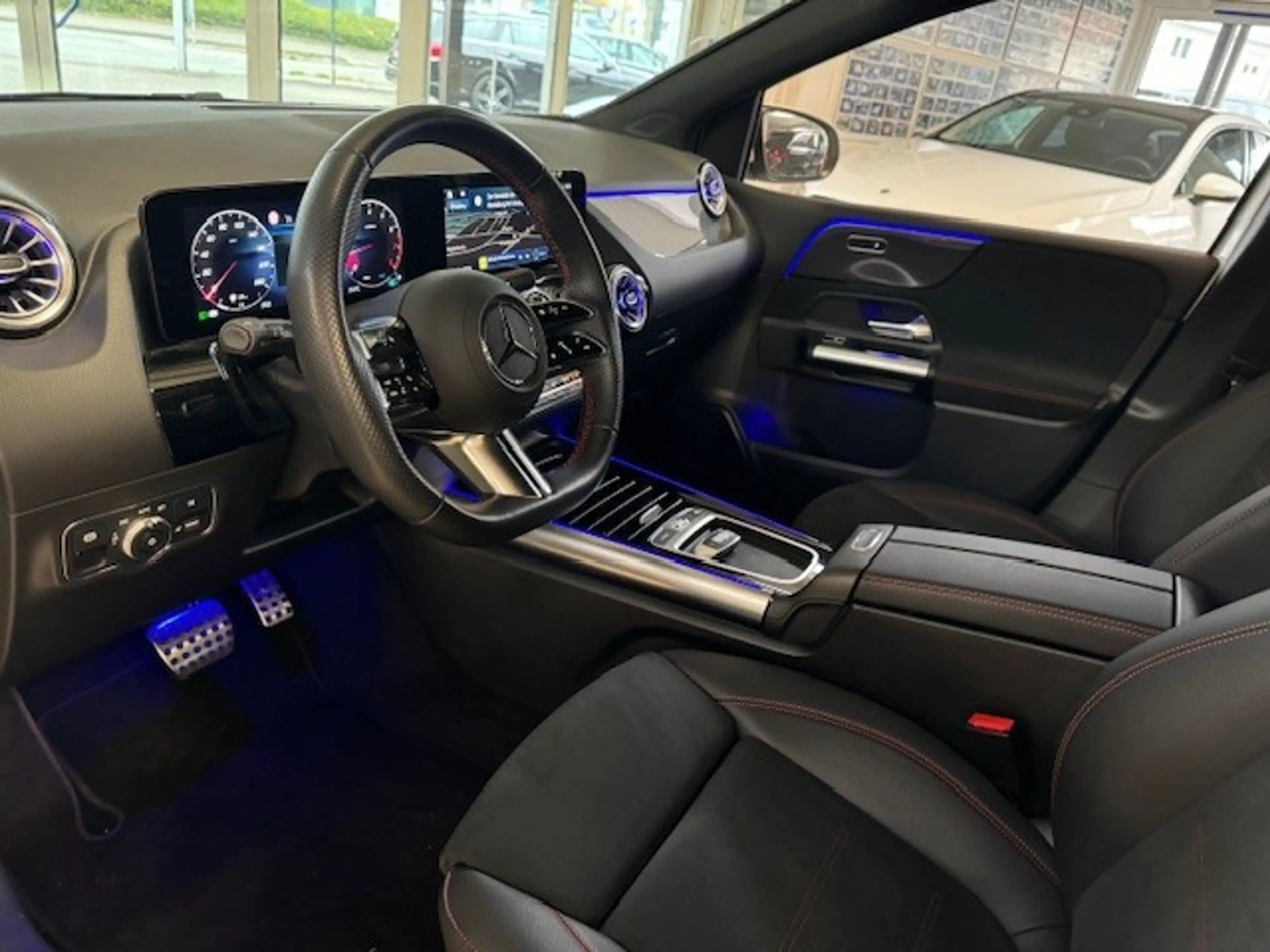 Mercedes-Benz B 220 d AMG Line Premium+AHK+Winter-Paket+8xAluräder+Ko — photo 12
