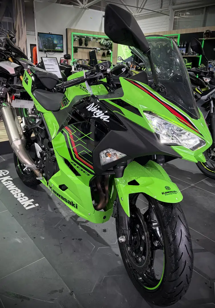 Kawasaki Ninja 400 Verde - 1