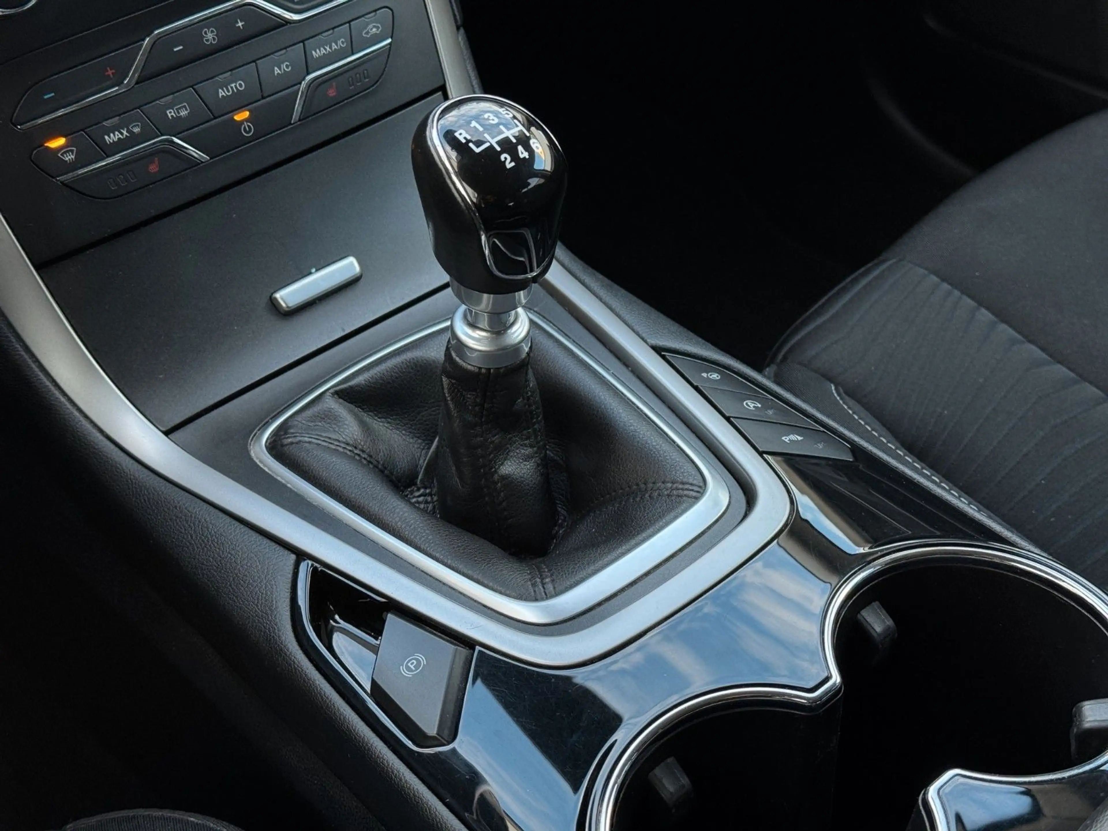 Ford S-Max 1.5 EcoBoost Business 7-Sitzer|Kamera|PDC — photo 14