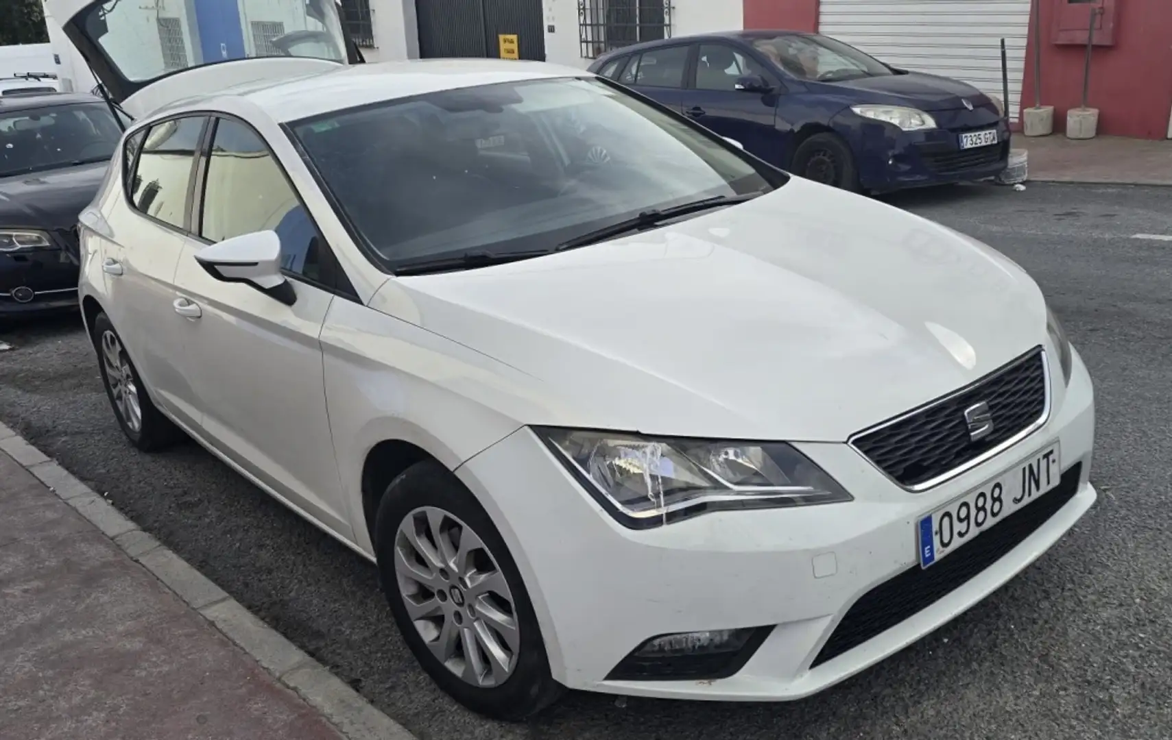 SEAT Leon Pequeño Manual de 5 Puertas Blanco - 2