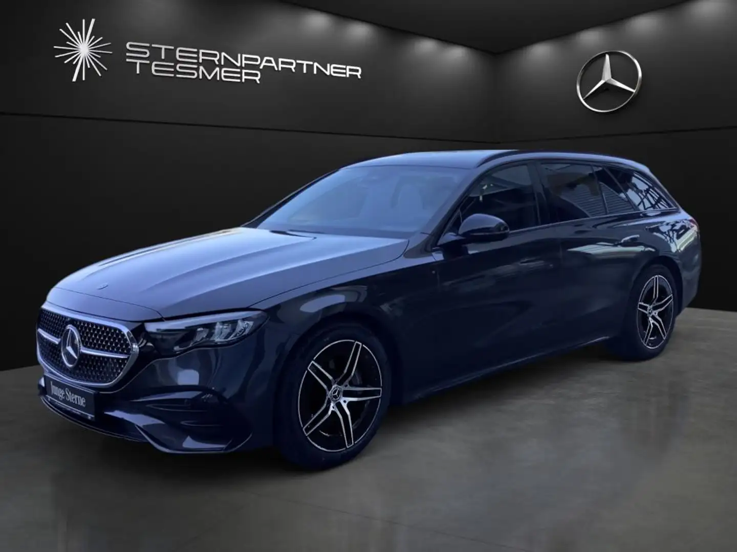 Mercedes-Benz E 220 d T AMG Night AHK RFK LED 360°ACC Mbux Grau - 2