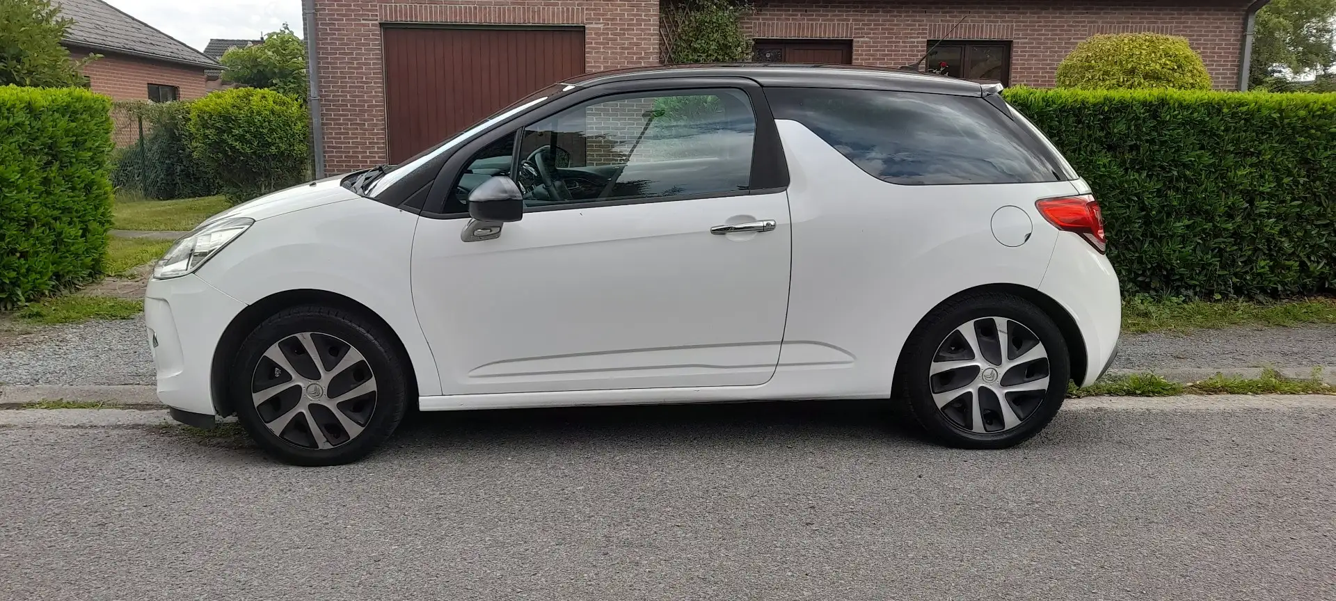 Citroen DS3 1.6 HDi So Chic - 1