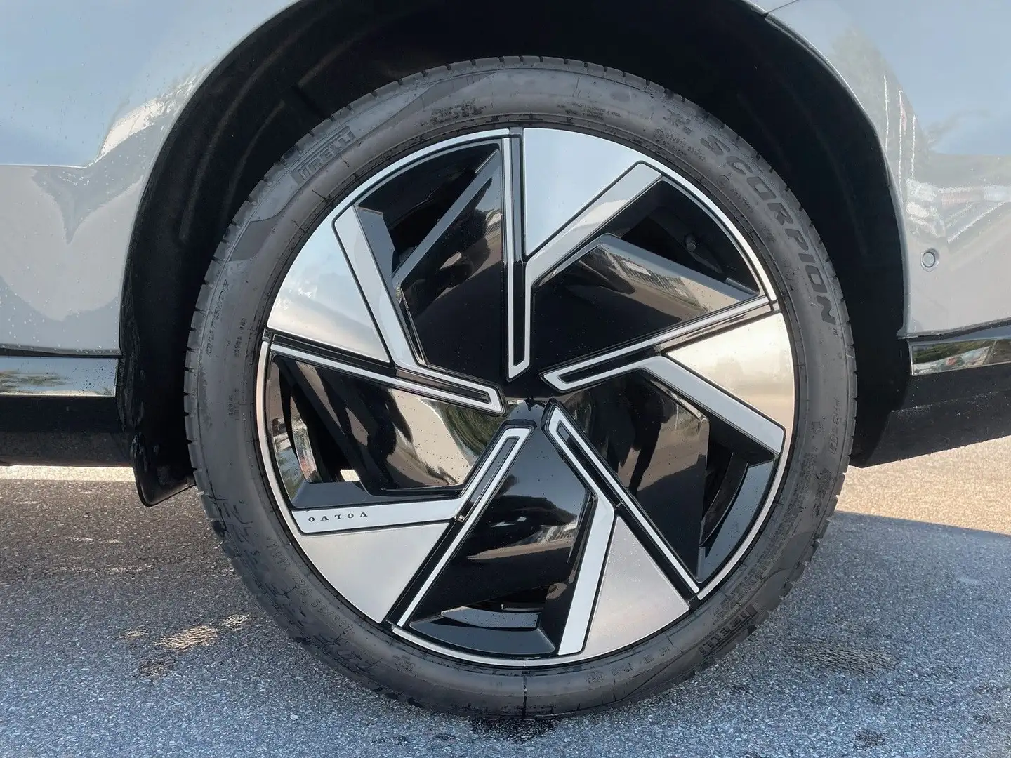 Volvo EX90 Ultra Twin Motor Performance AWD 7-Sitzer Gri - 2