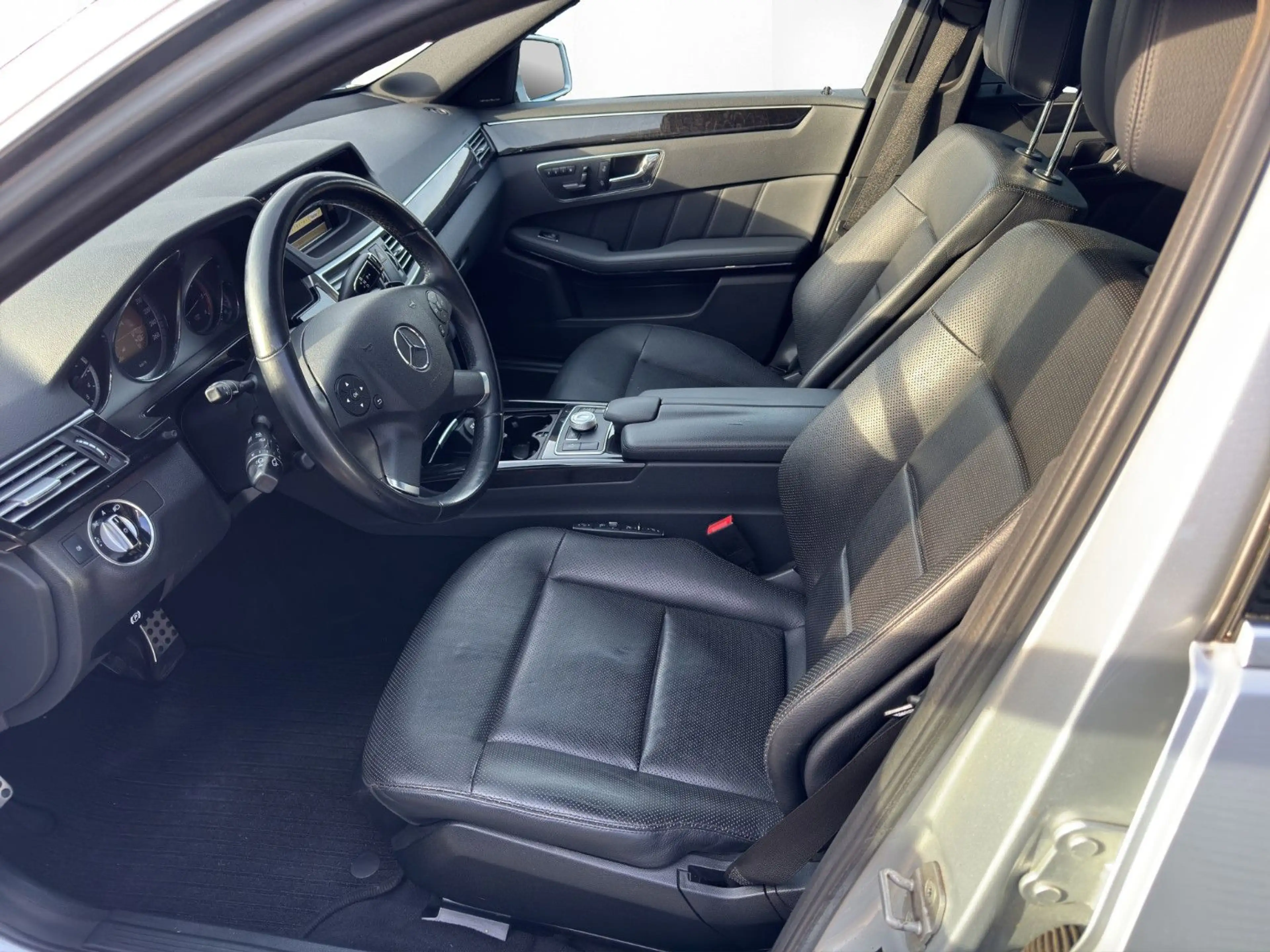 Mercedes-Benz E 350 T CDI AMG *DIST*AIR*GSHD*AHK* — photo 10