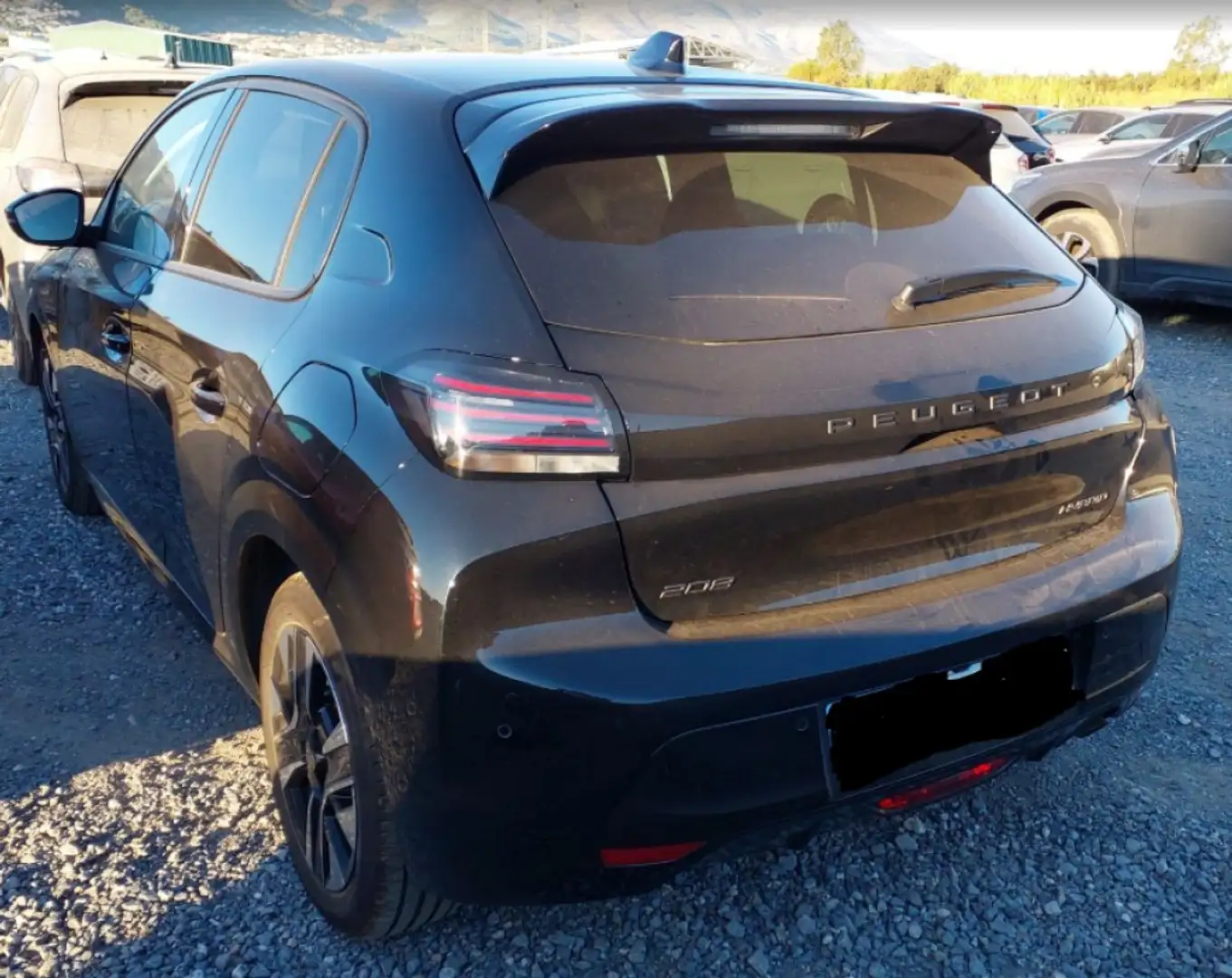 Peugeot 208 Hybrid 100 Allure eDCS6 Multimedia+360° Kam+ACC+ Schwarz - 2
