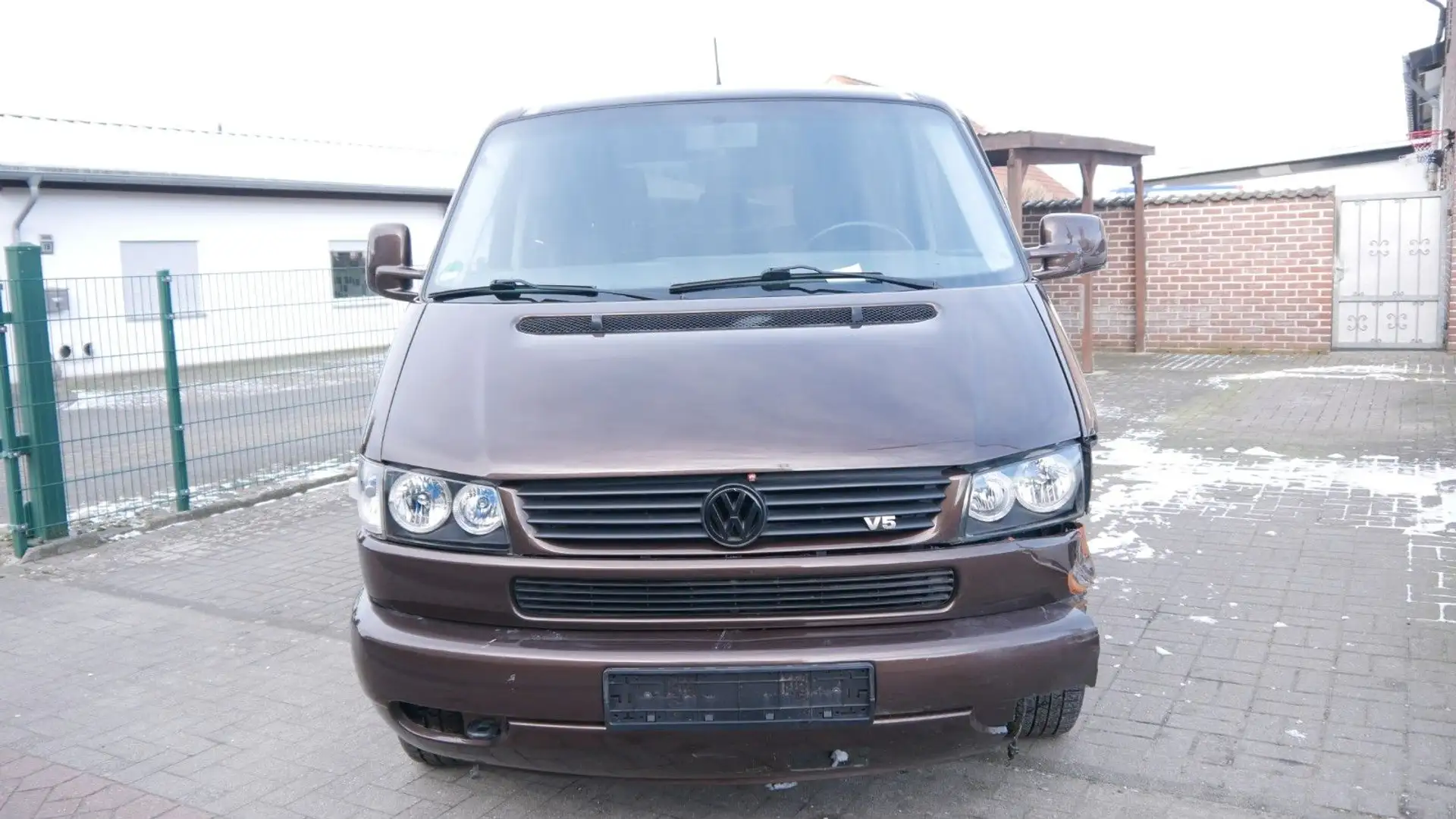 Volkswagen T4 Caravelle 2.5 syncro Marrón - 2